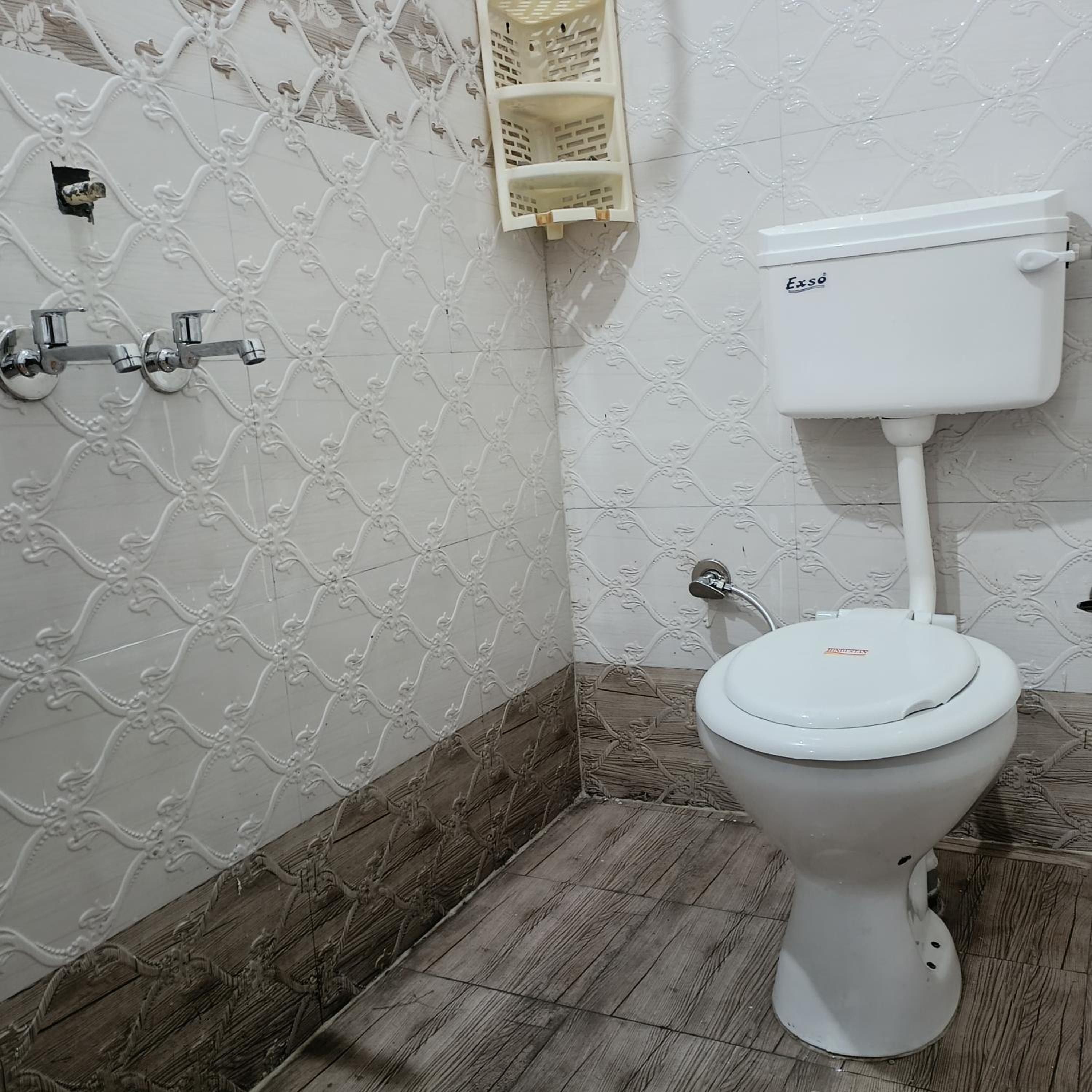 Double Room - Photo 11