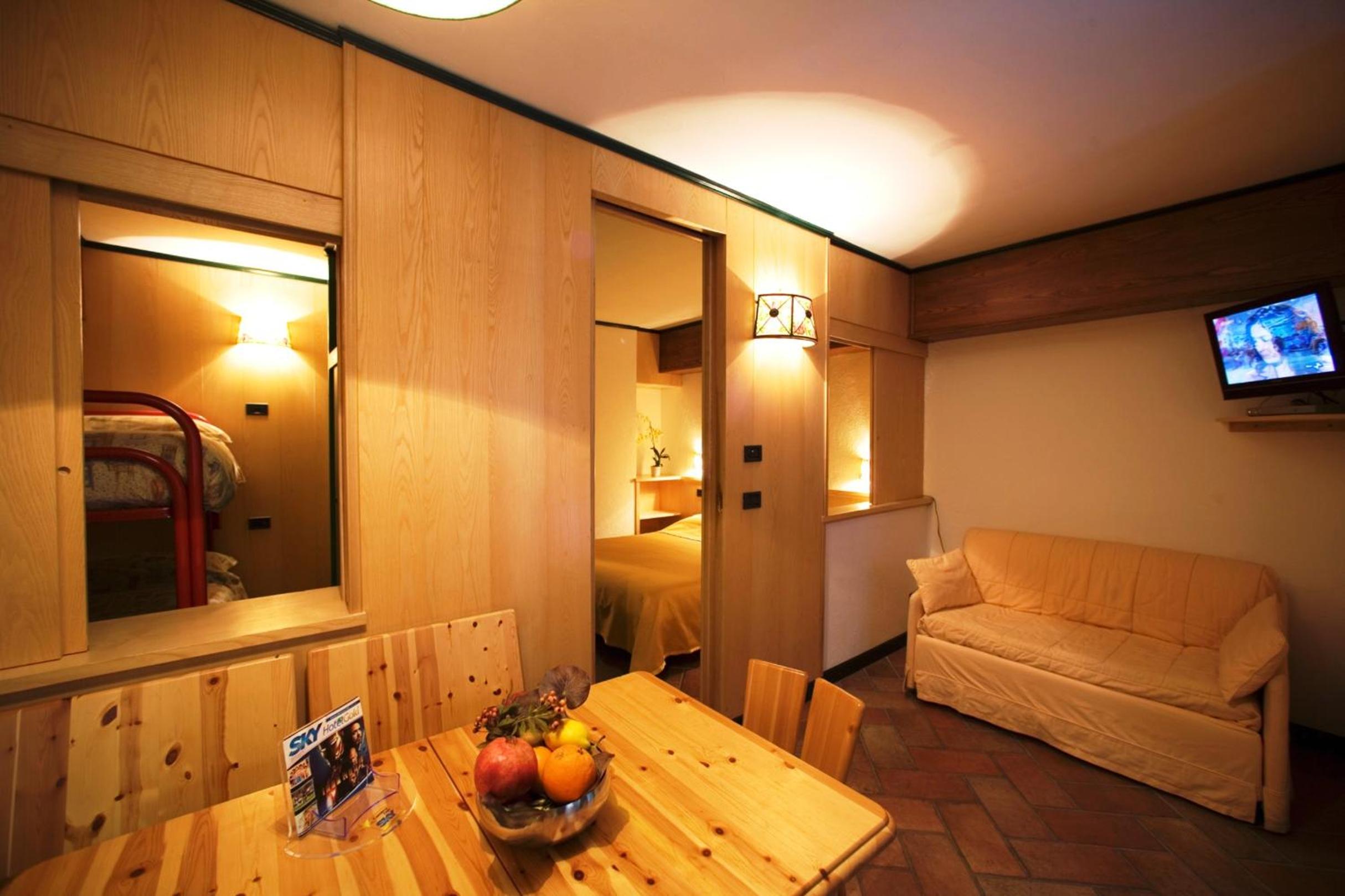 One-Bedroom Apartment (4 Adults) photo 3