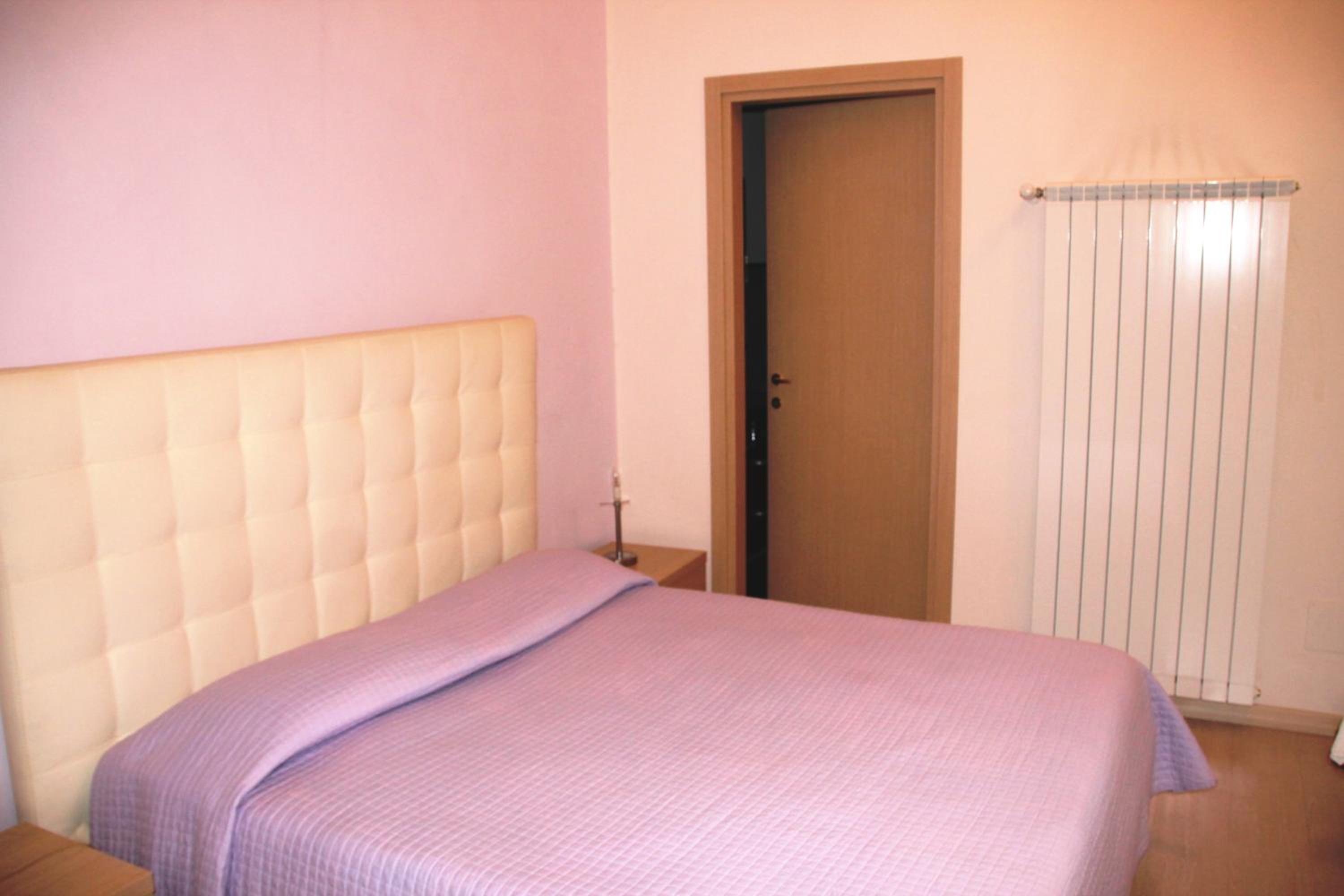One-Bedroom Apartment (4 Adults) photo 2