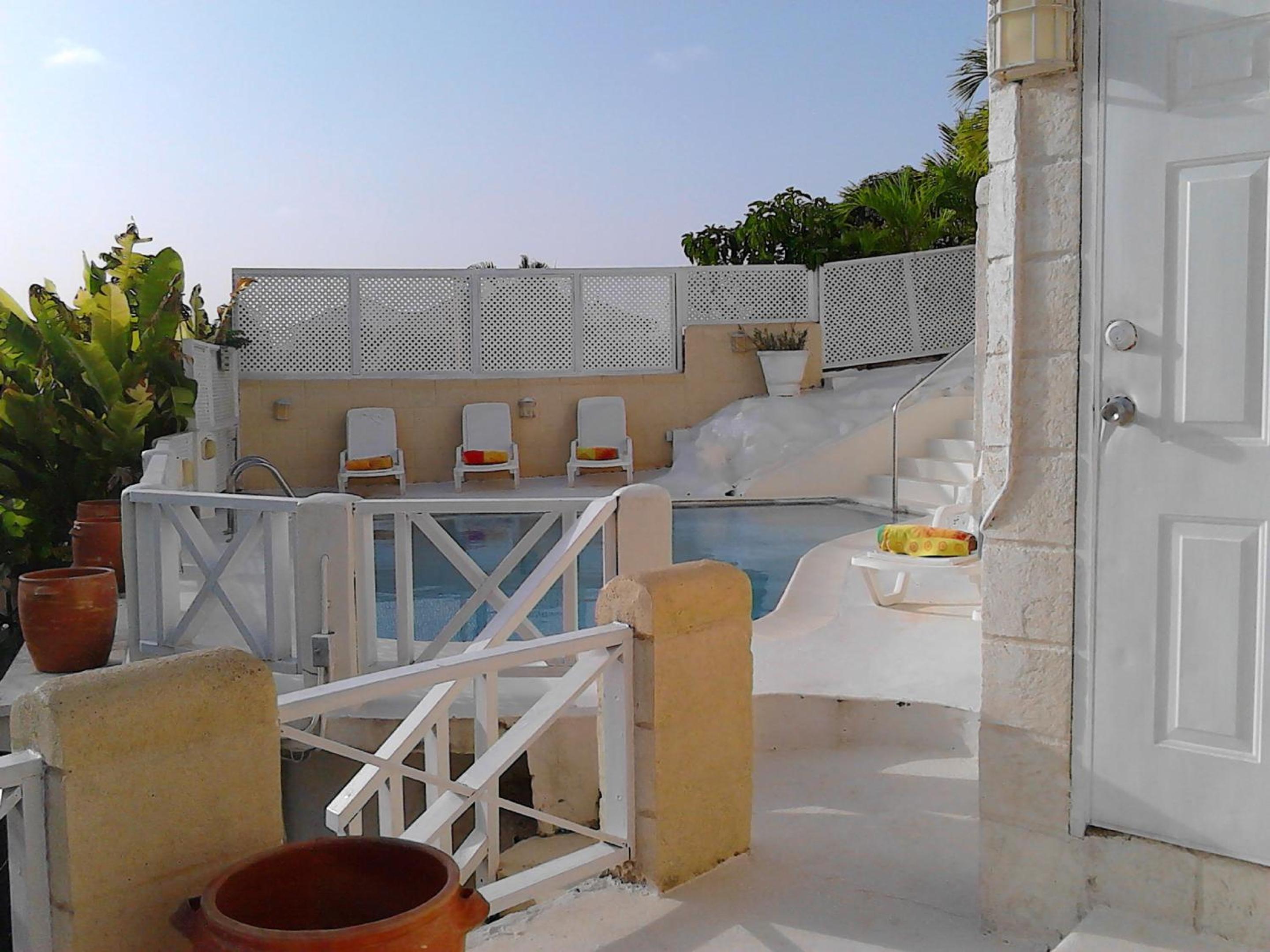 Five-Bedroom Villa photo 3