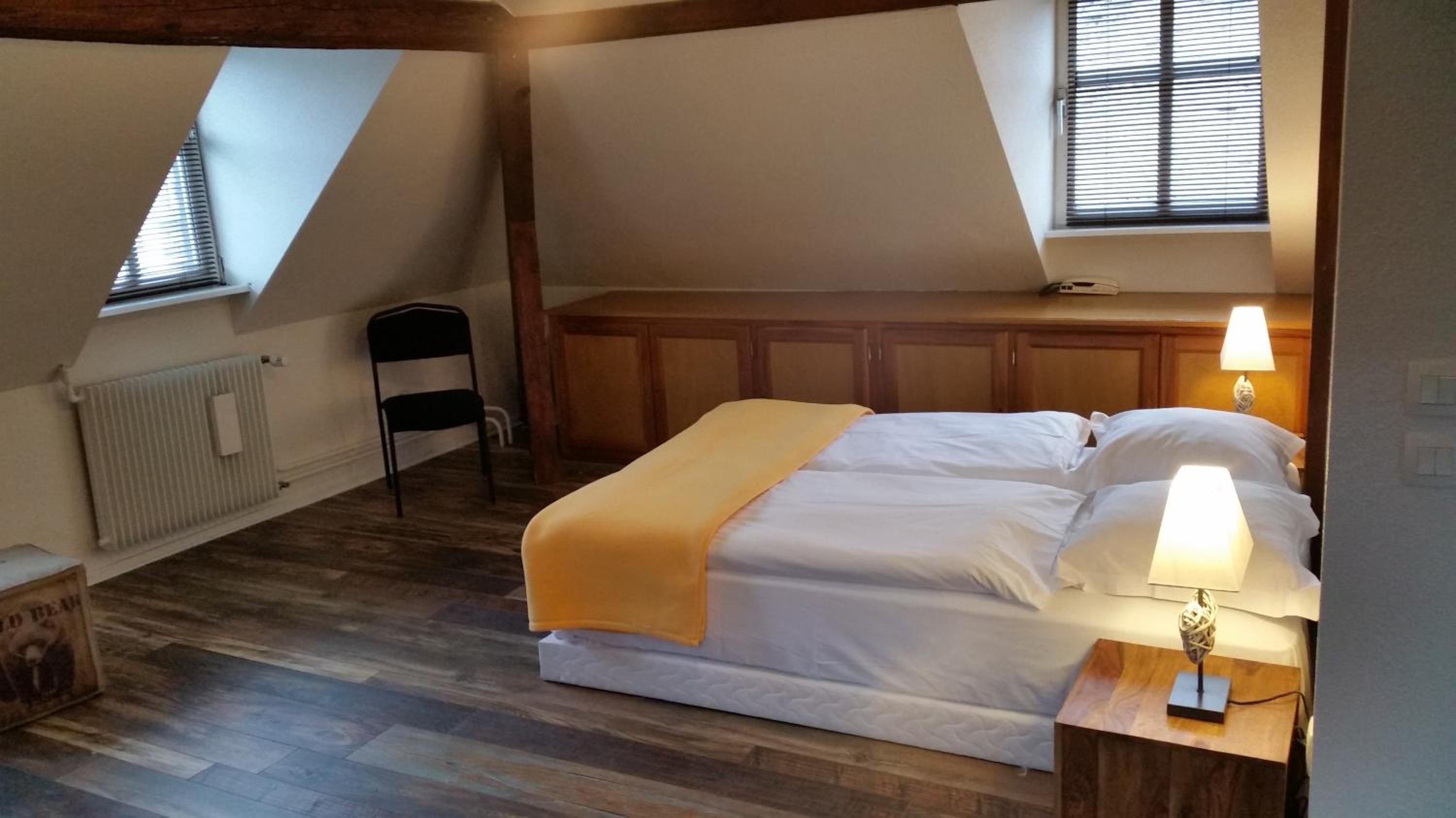 Suite - Photo 1