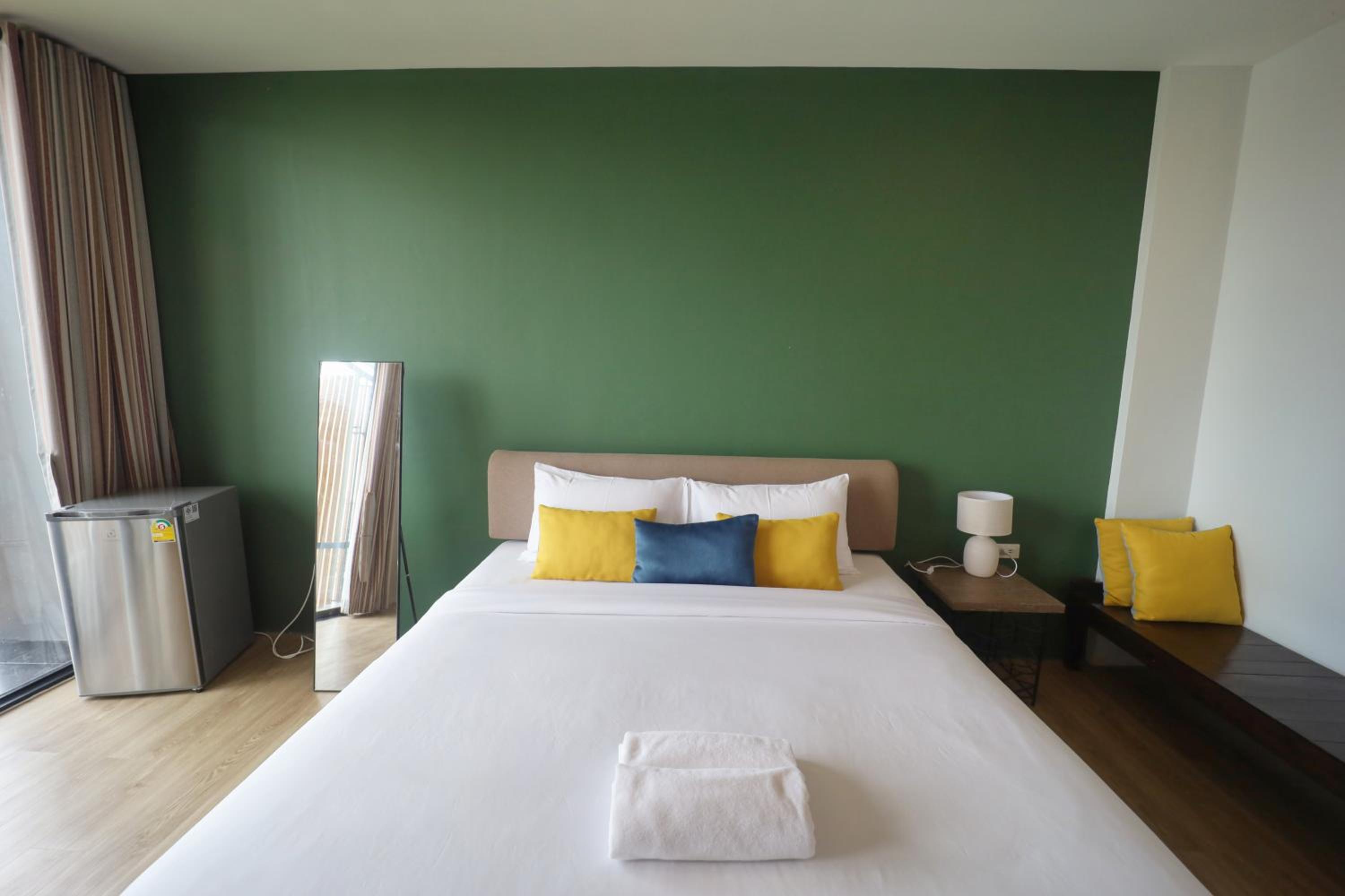 Deluxe Room - Photo 9