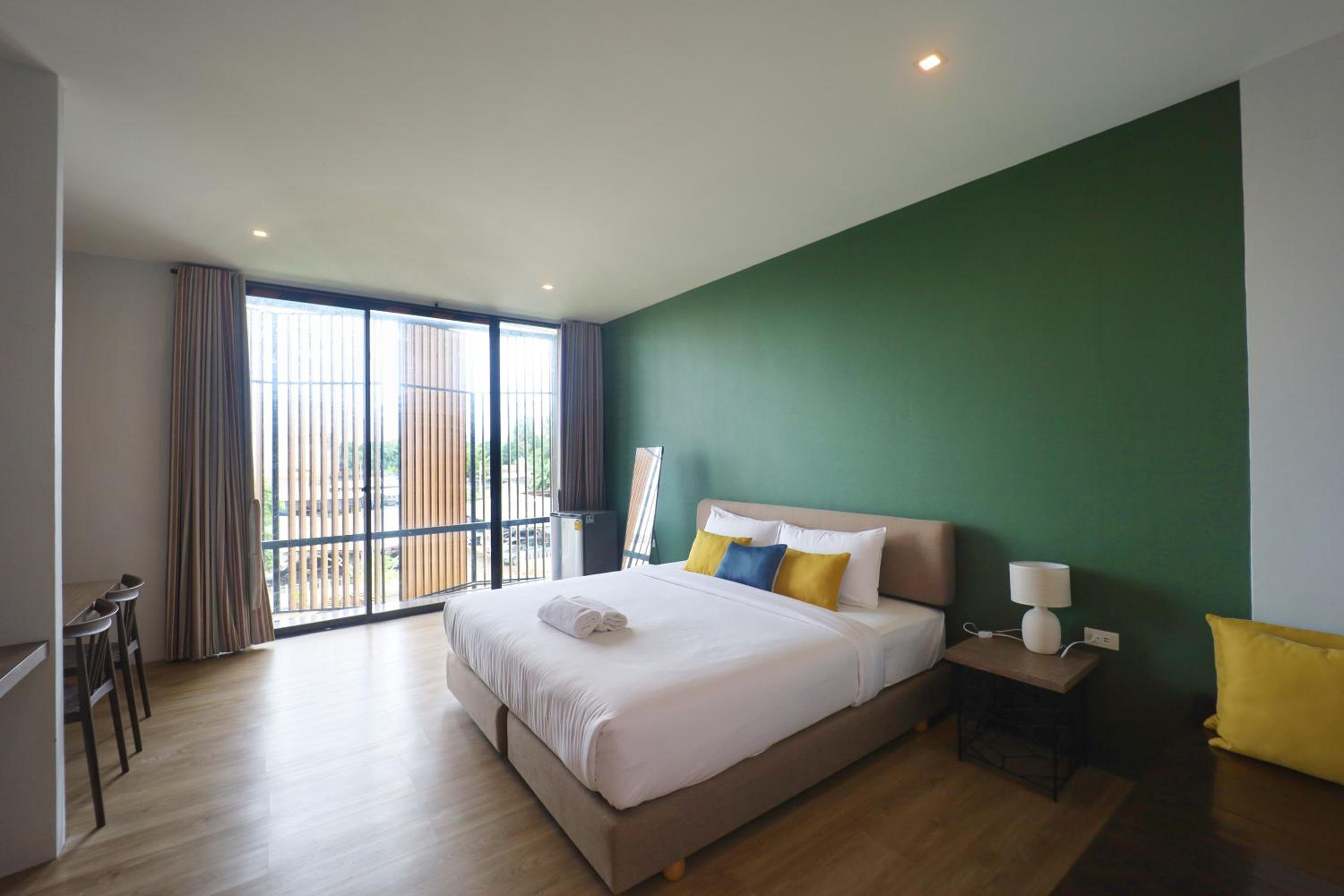 Deluxe Room - Photo 5