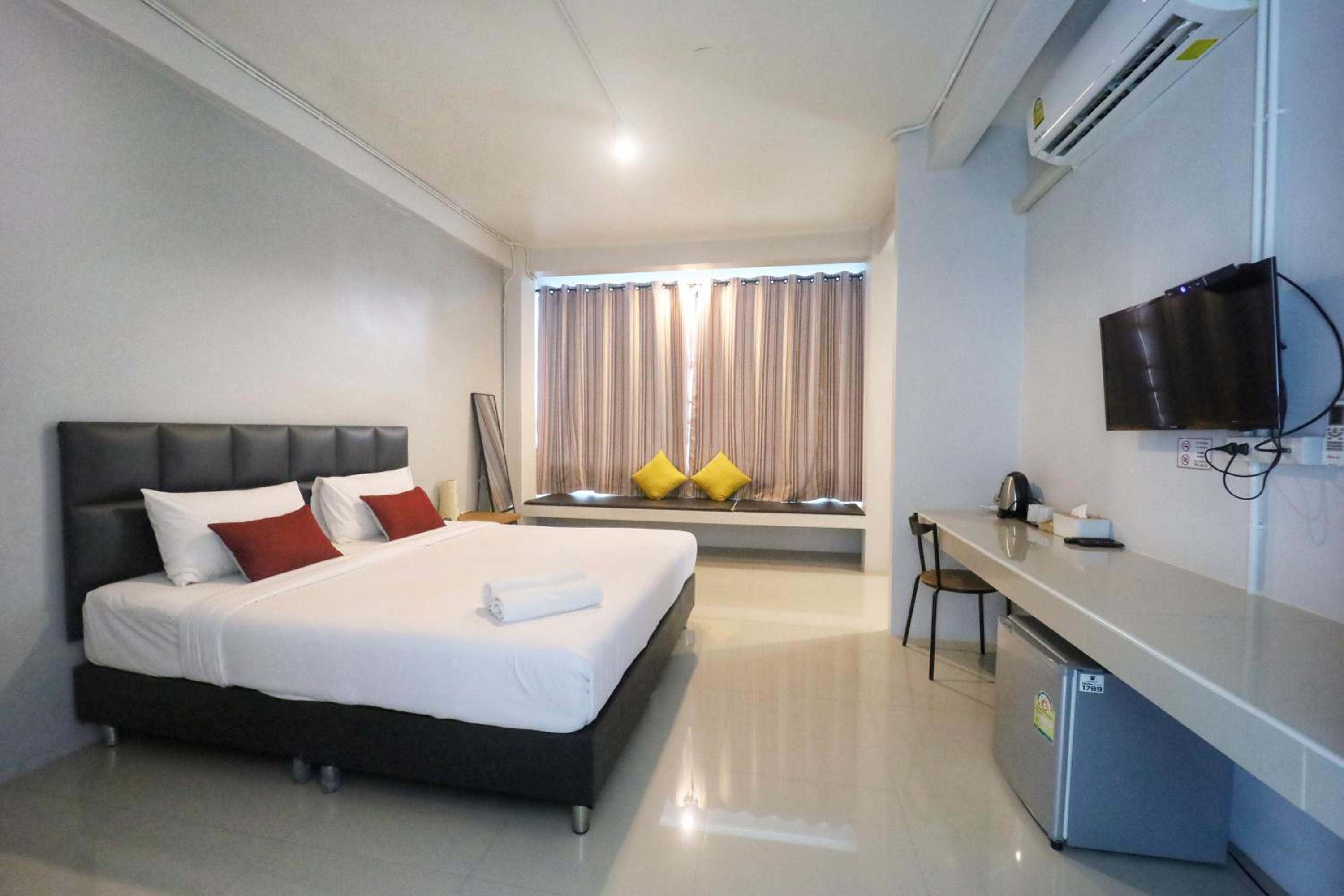 Deluxe Room - Photo 4
