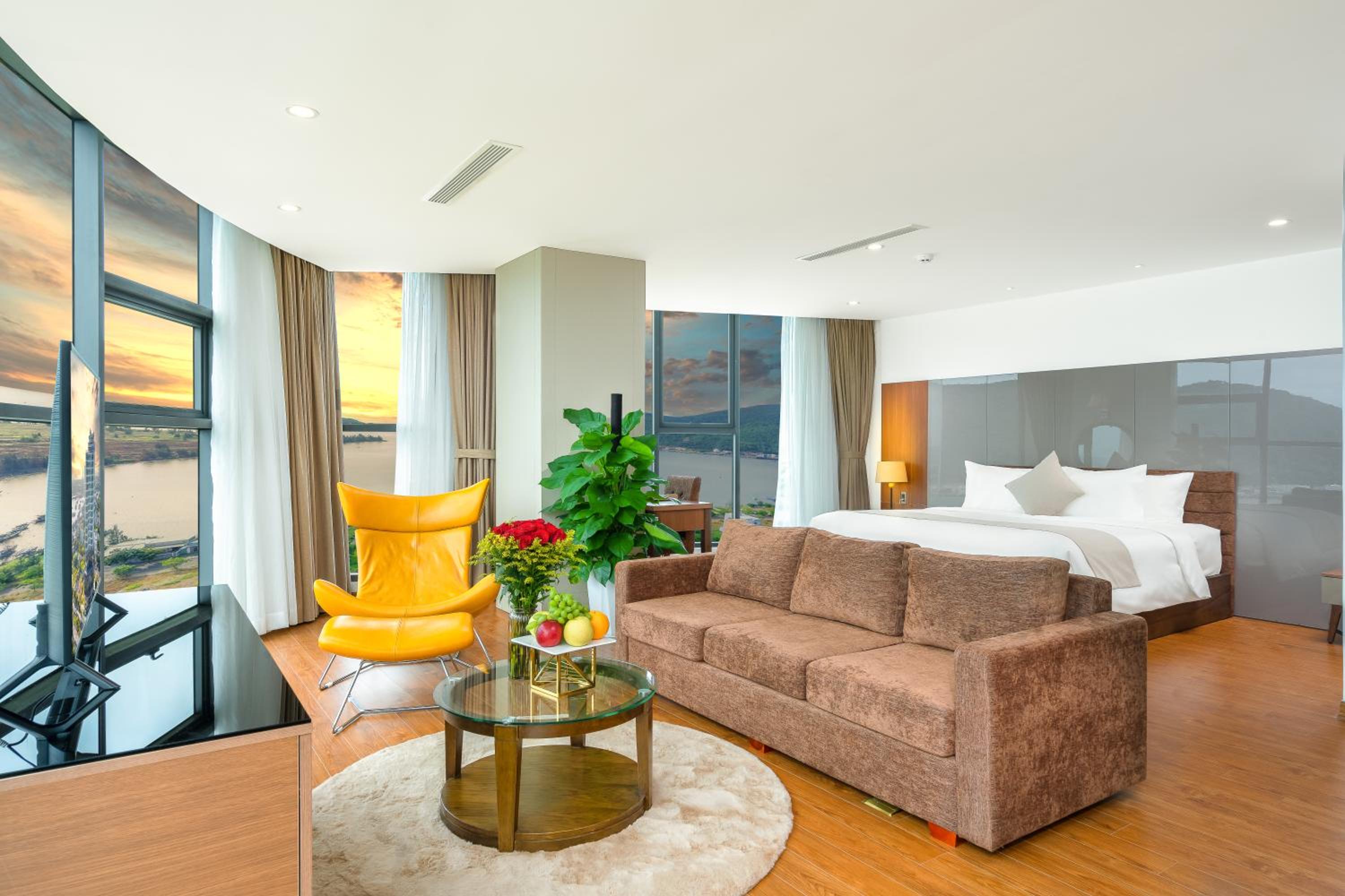 Presidential Suite Panoramic View photo 1