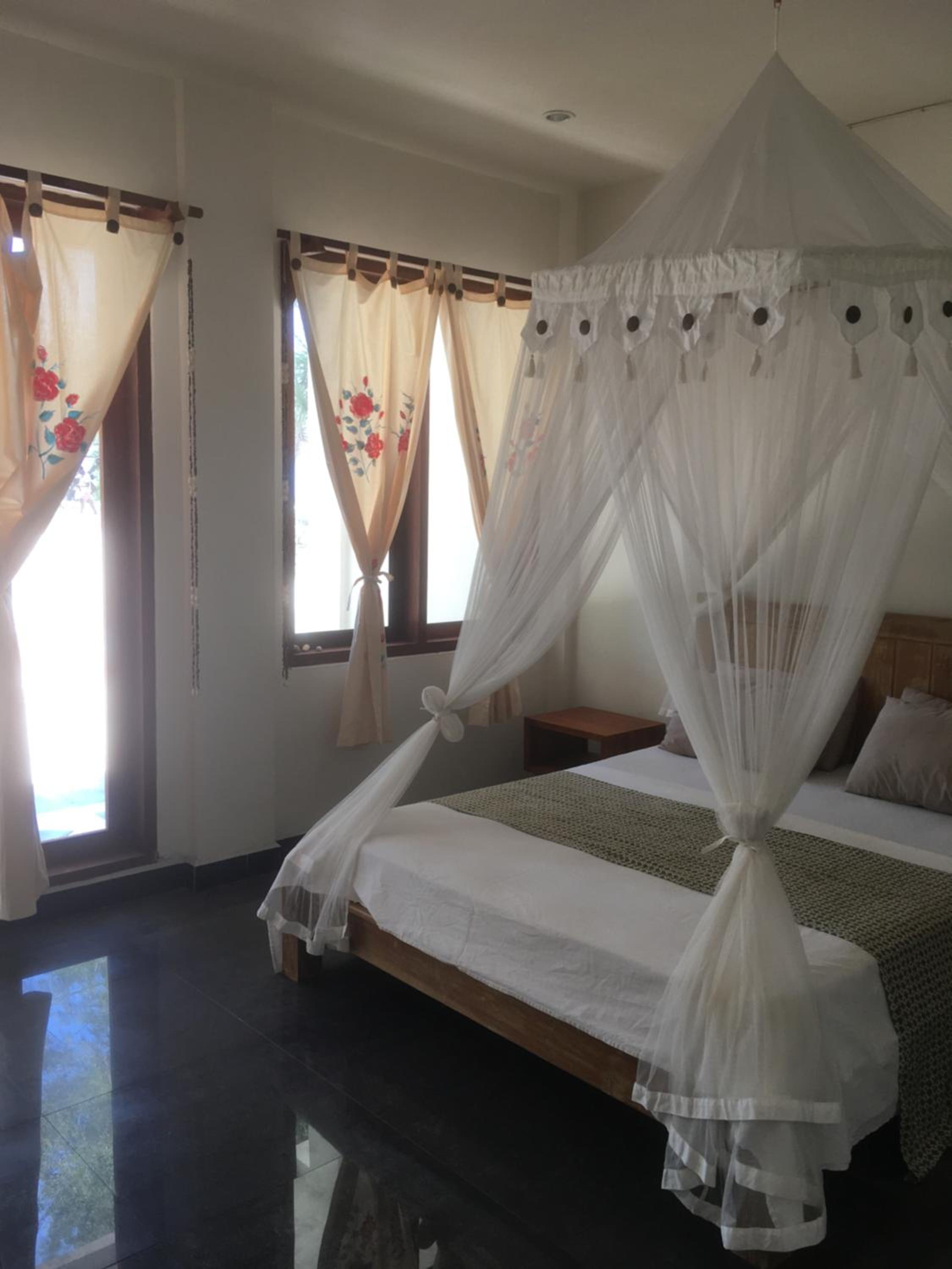 One-Bedroom Bungalow - Photo 1