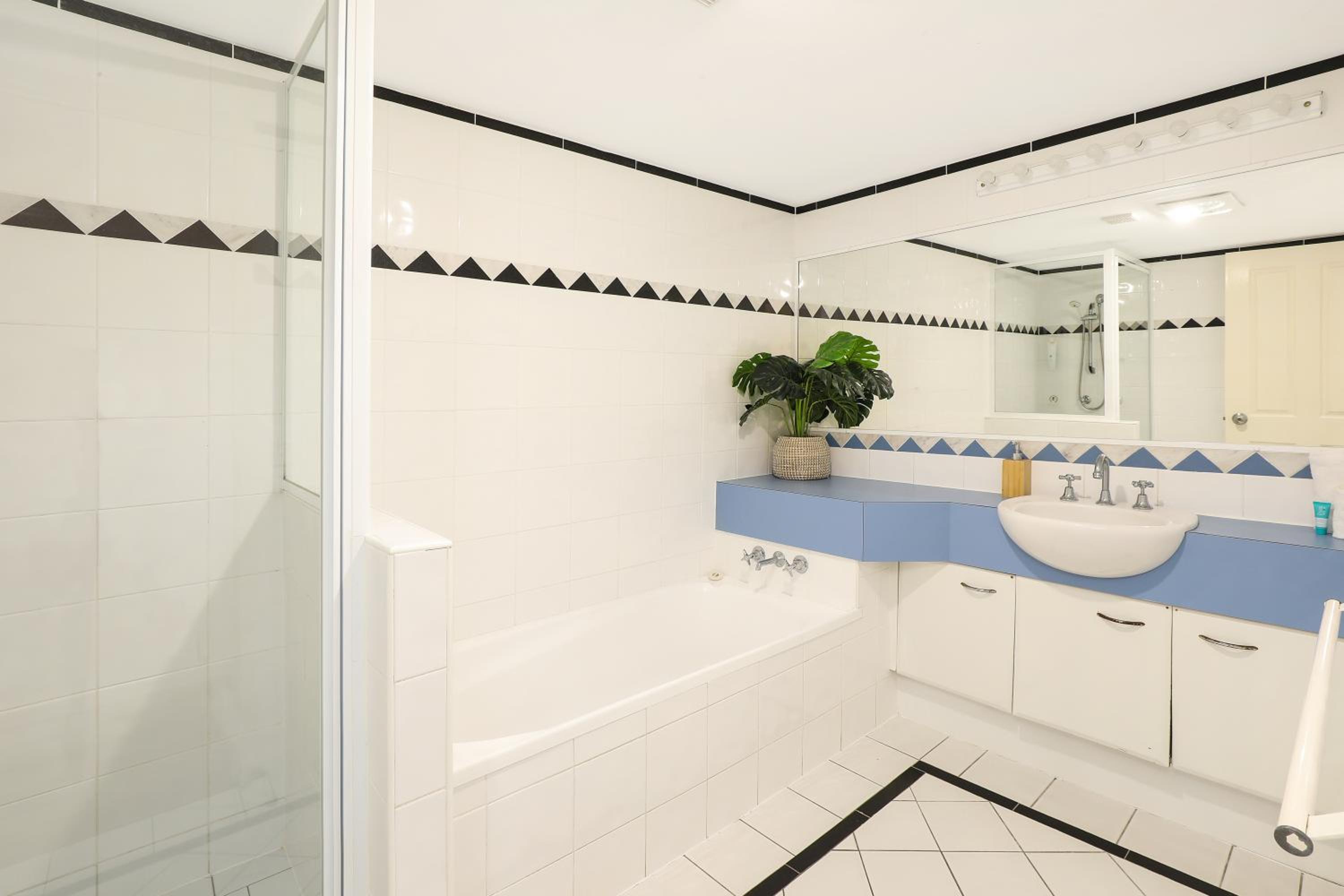 2 Bedroom Courtyard Apartment