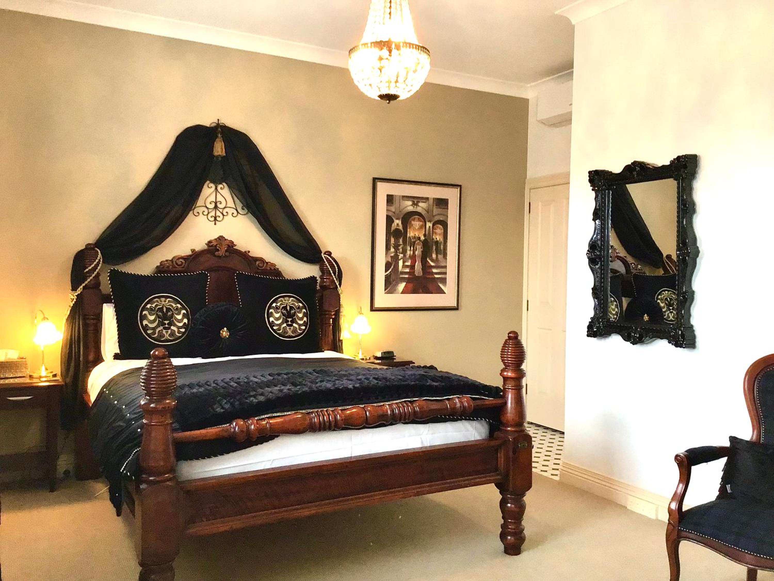 Benjamin Queen Room with Garden View