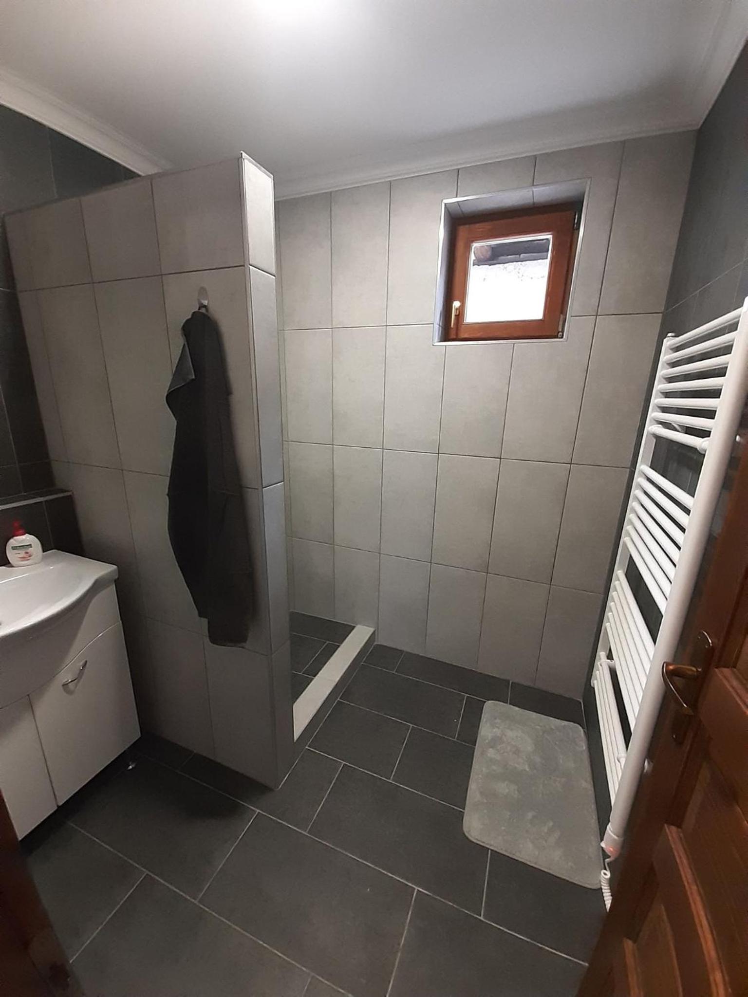 One-Bedroom Apartment - Photo 6