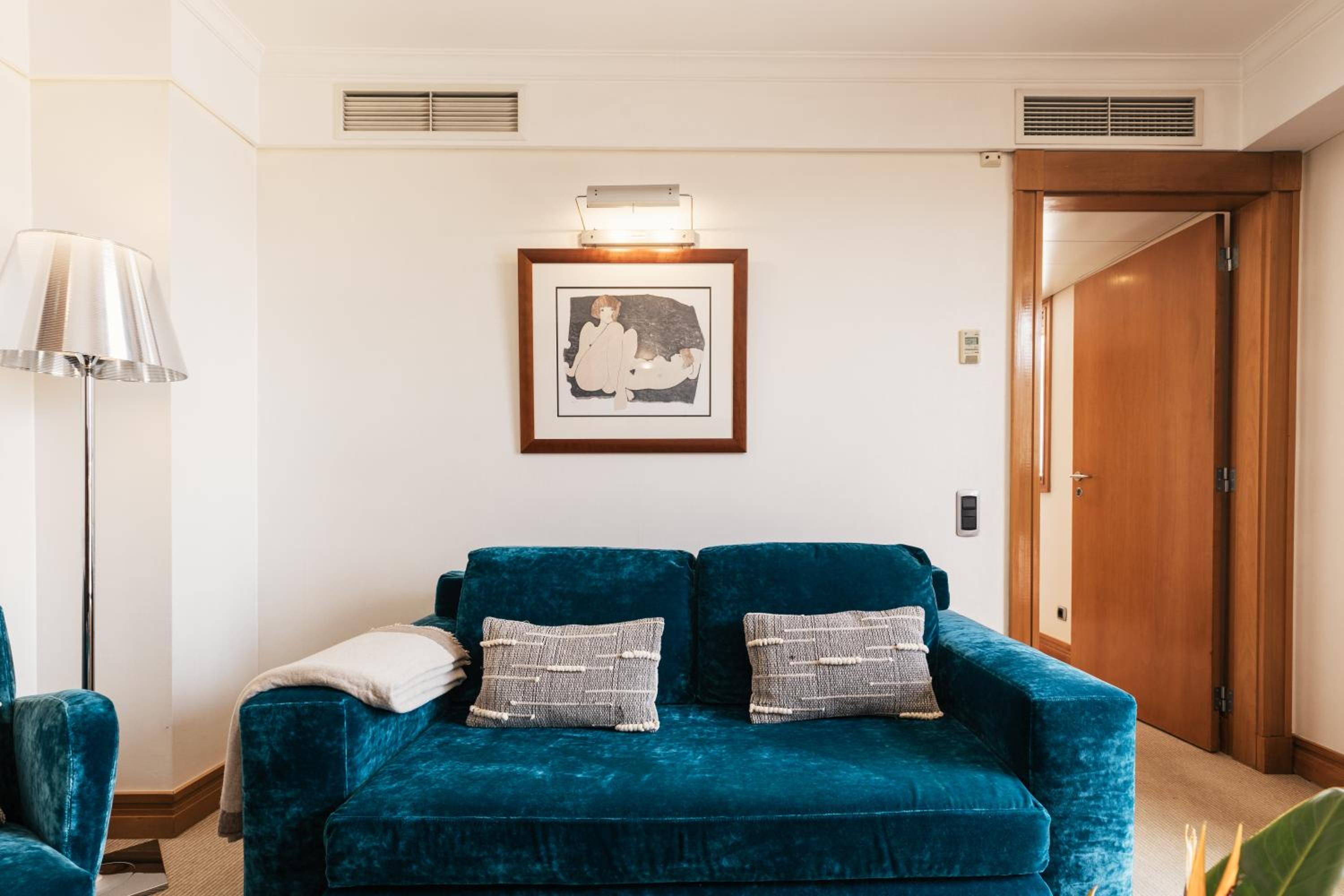 Junior Suite thumbnail 6
