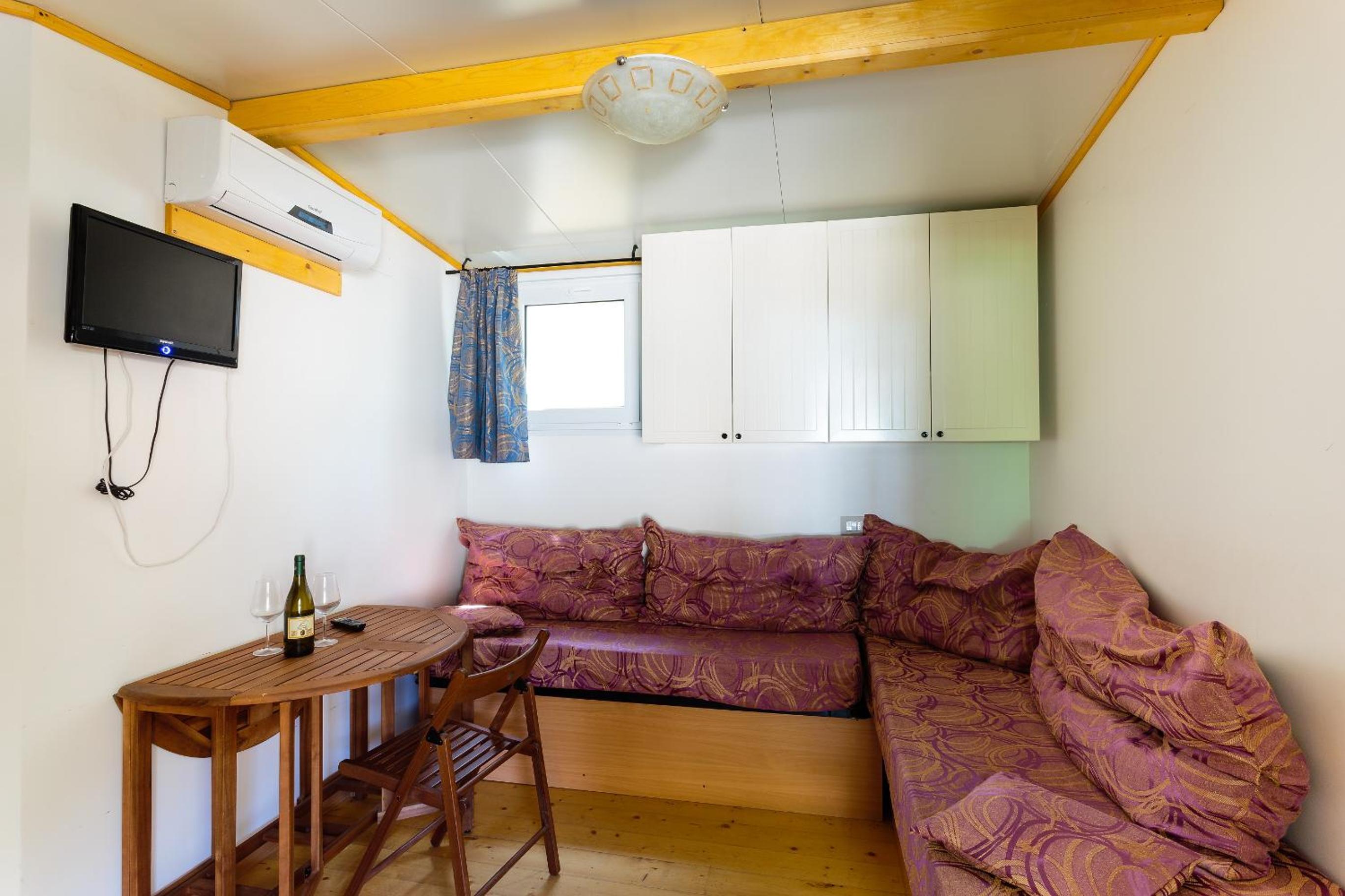 One-Bedroom Bungalow photo 1