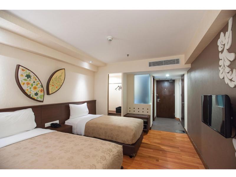 Family Two-Bedroom Suite (5 people) - Photo 1
