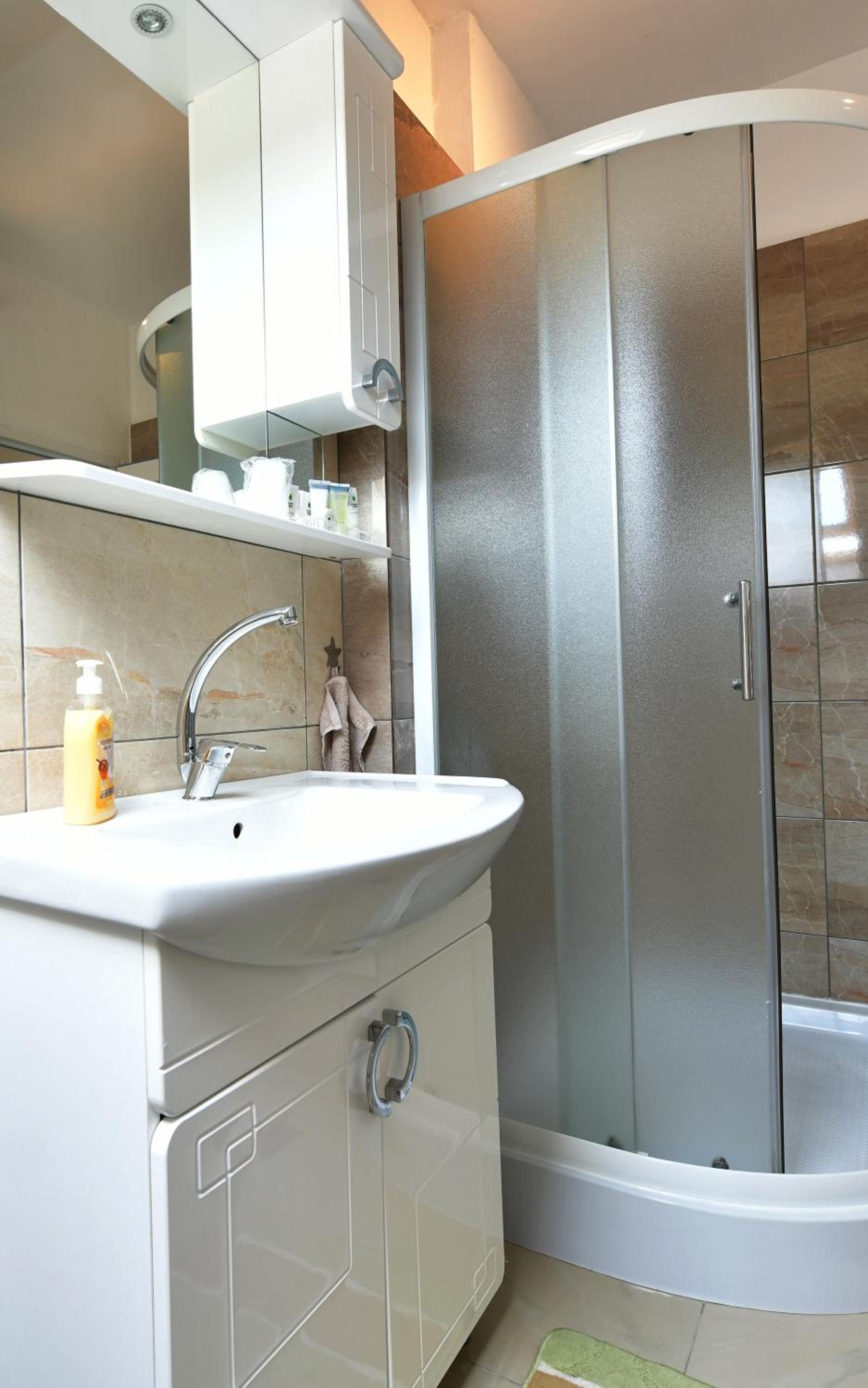 Three-Bedroom Apartment - Photo 5