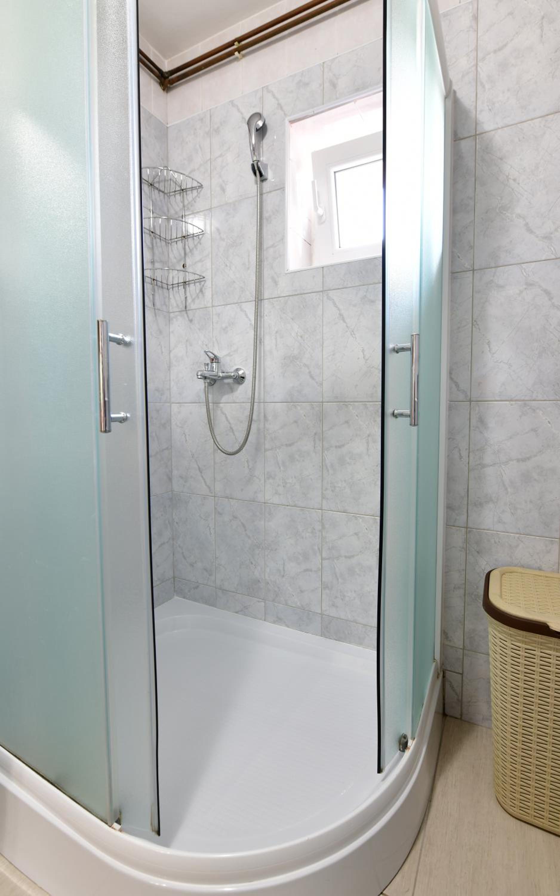 Double Room - Photo 12