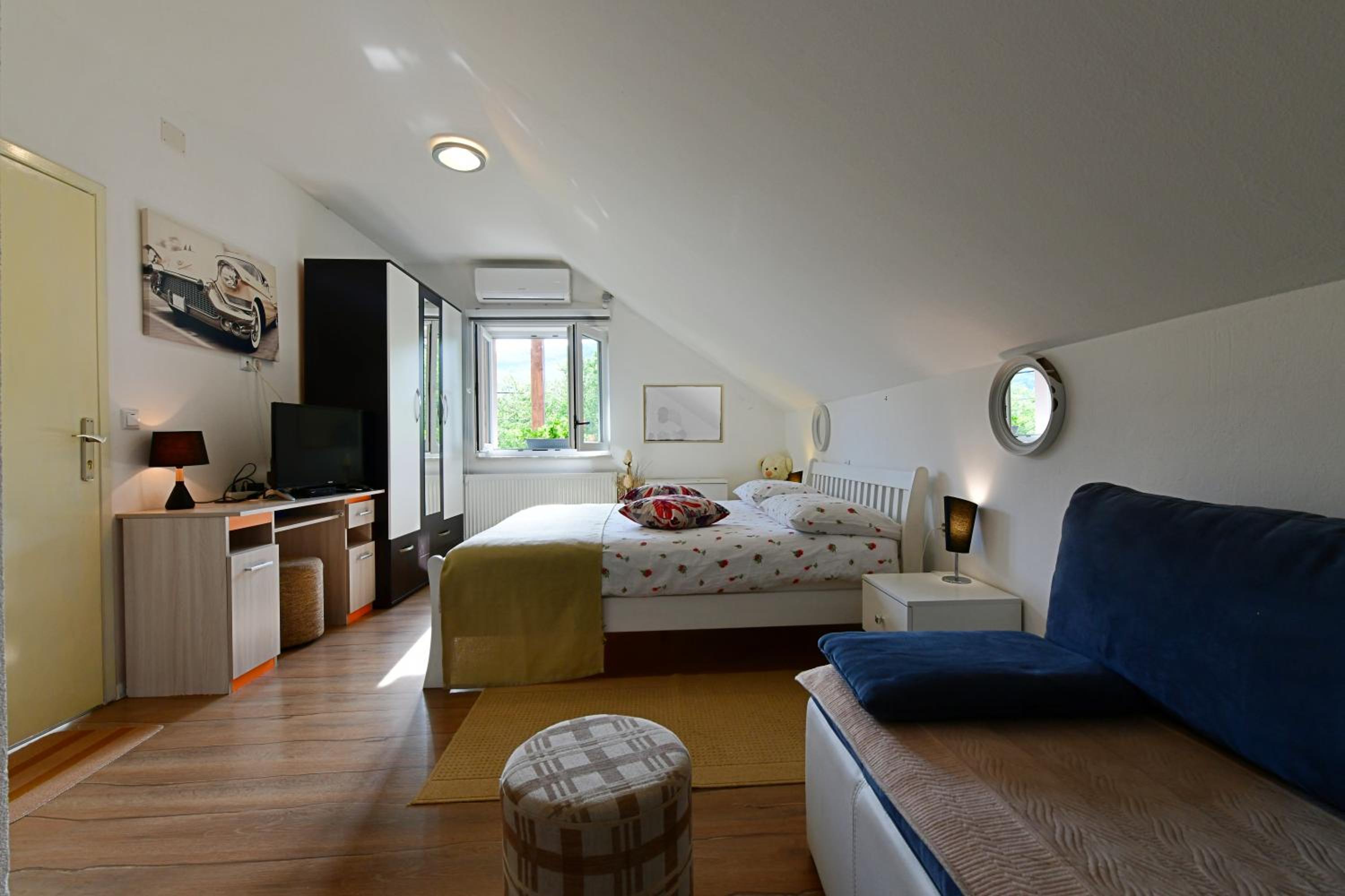 Double Room - Photo 4