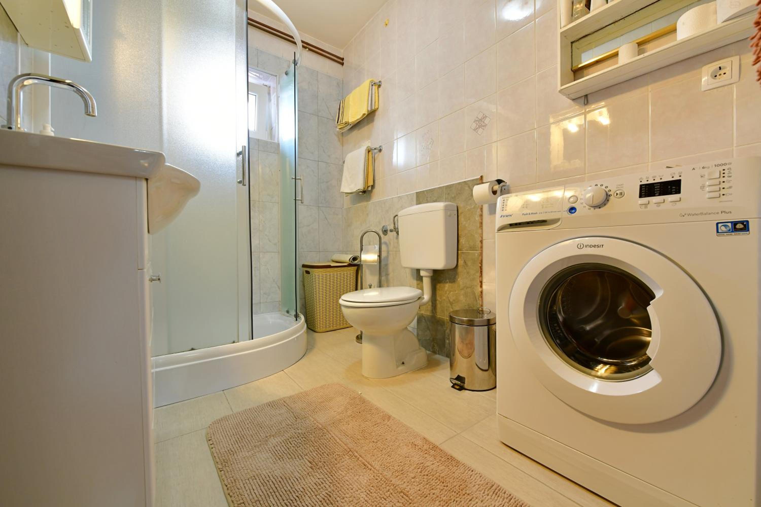 Three-Bedroom Apartment - Photo 35