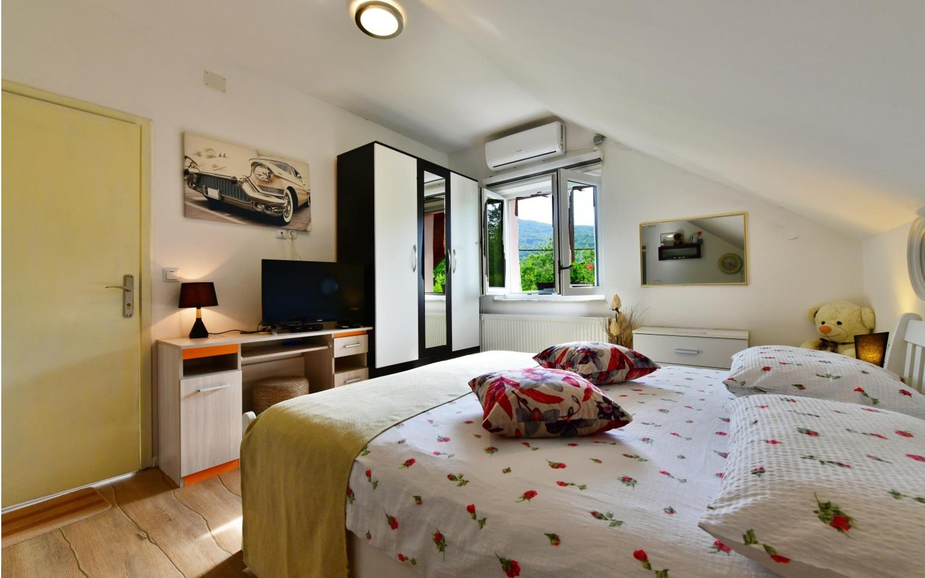 Double Room - Photo 3