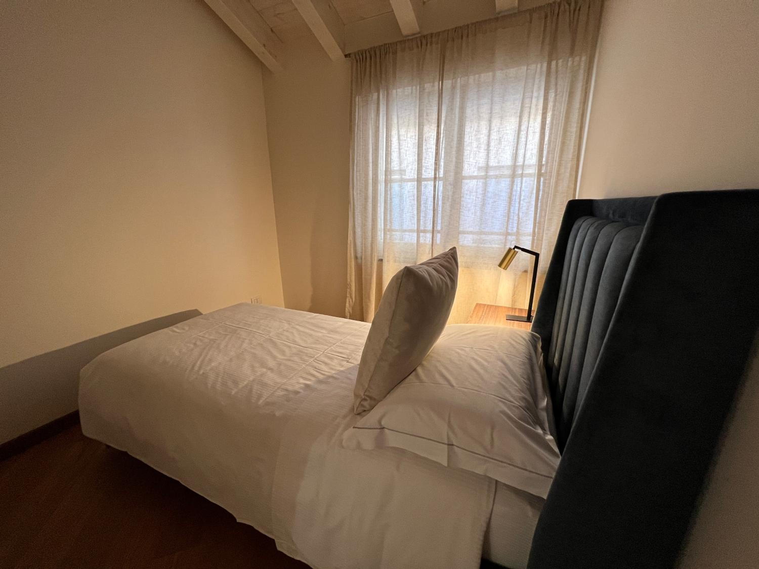 Apartment with Balcony photo 1