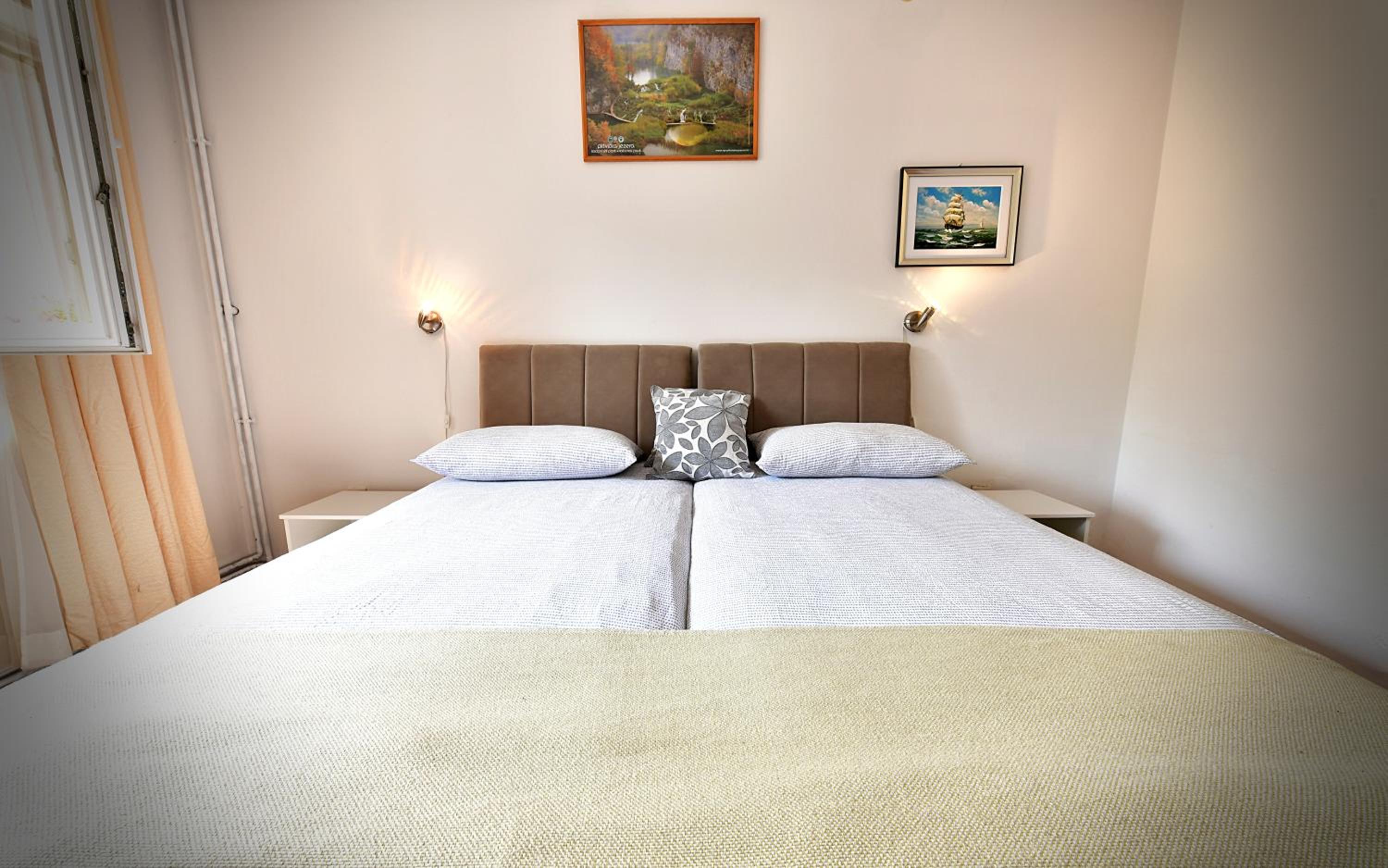 Three-Bedroom Apartment - Photo 9