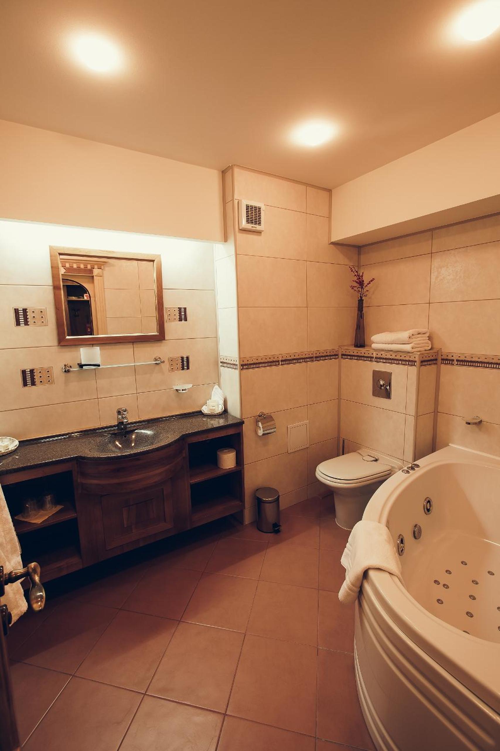 Double or Twin Room - Photo 36