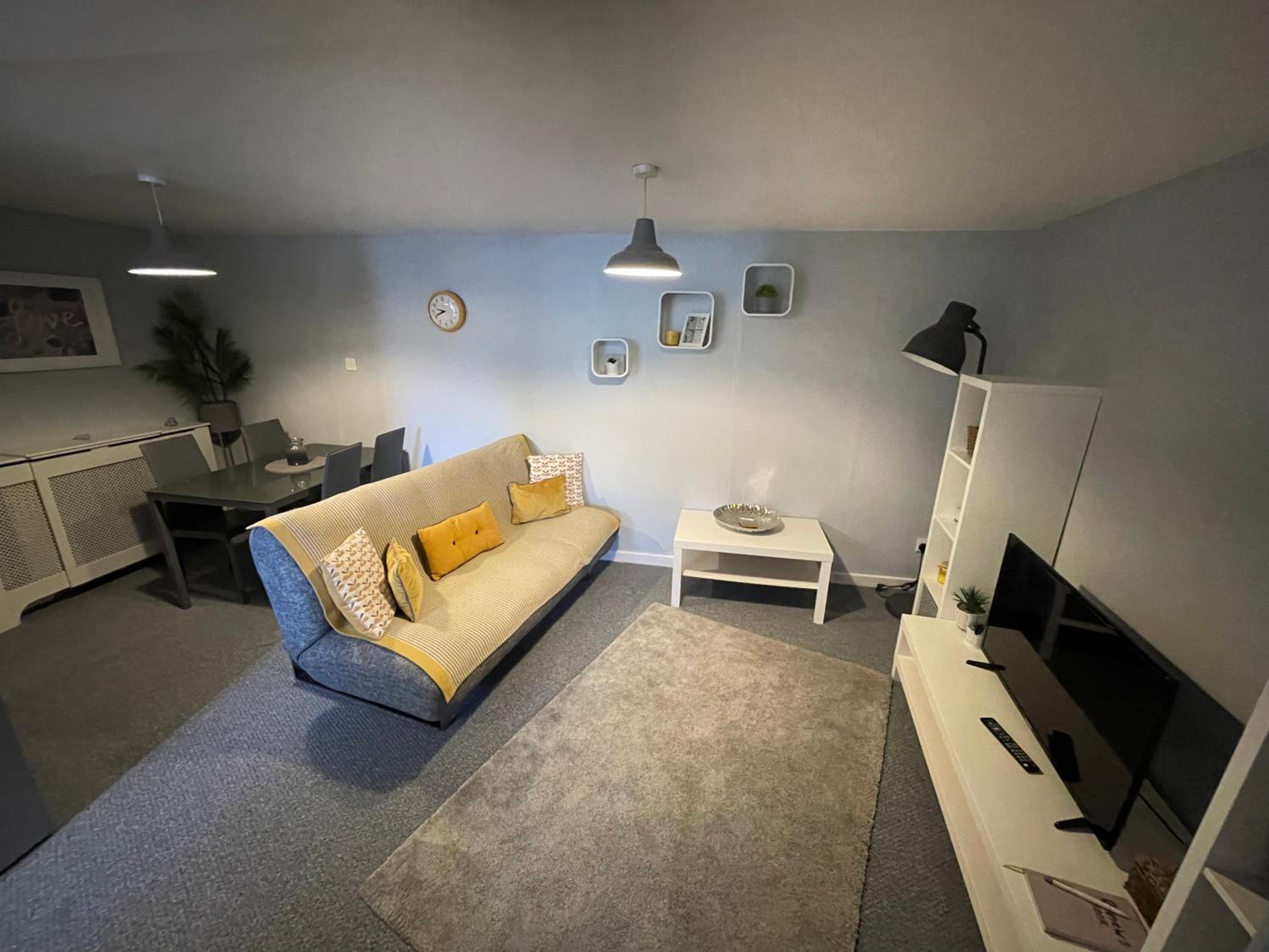 One-Bedroom House - Photo 8