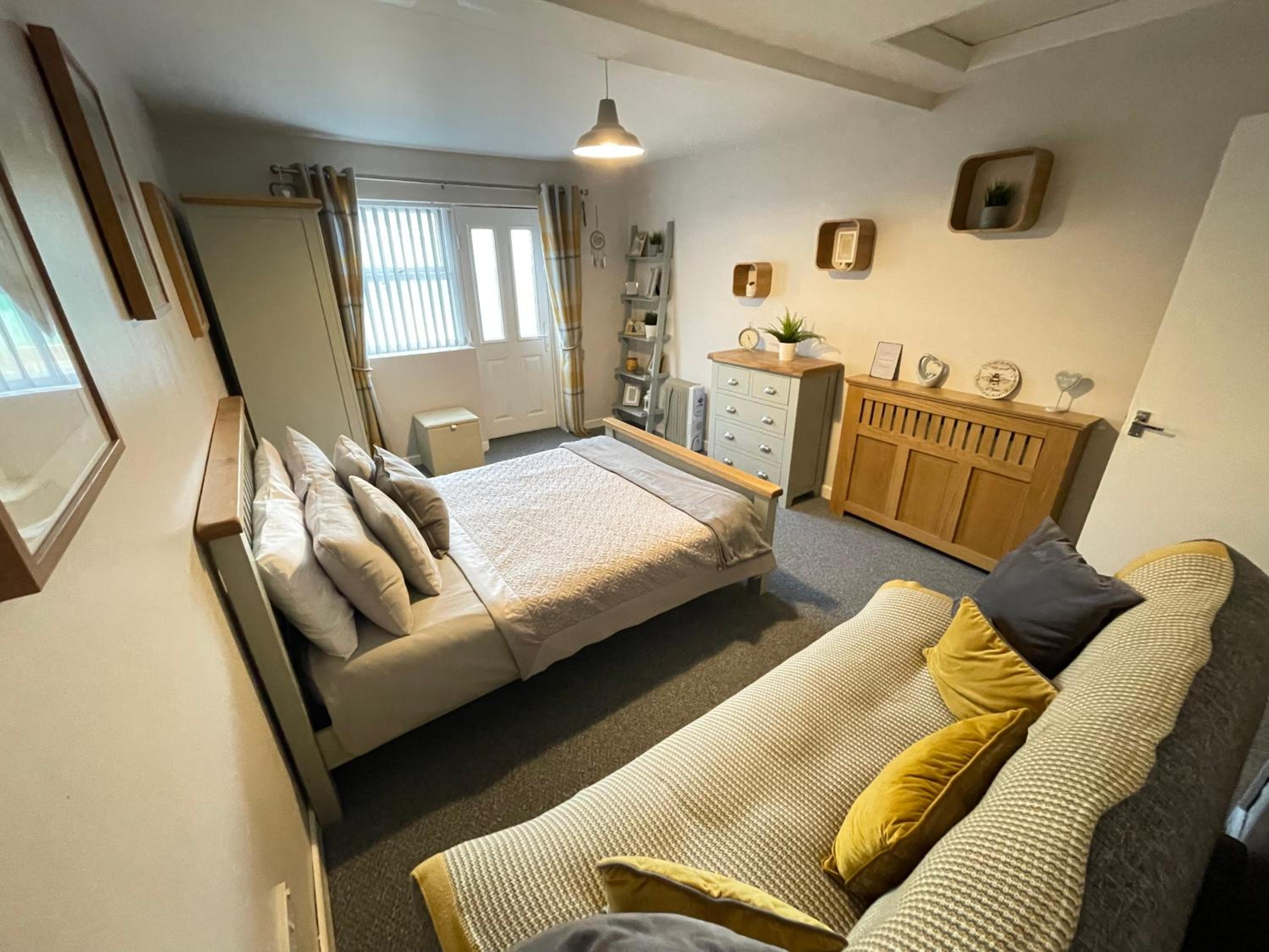 One-Bedroom House - Photo 9