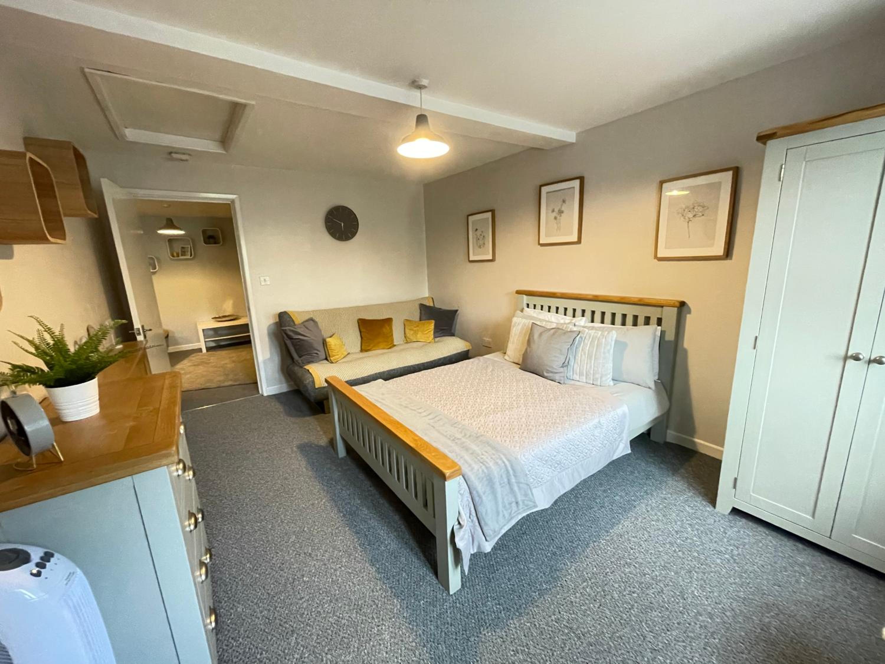 One-Bedroom House - Photo 1