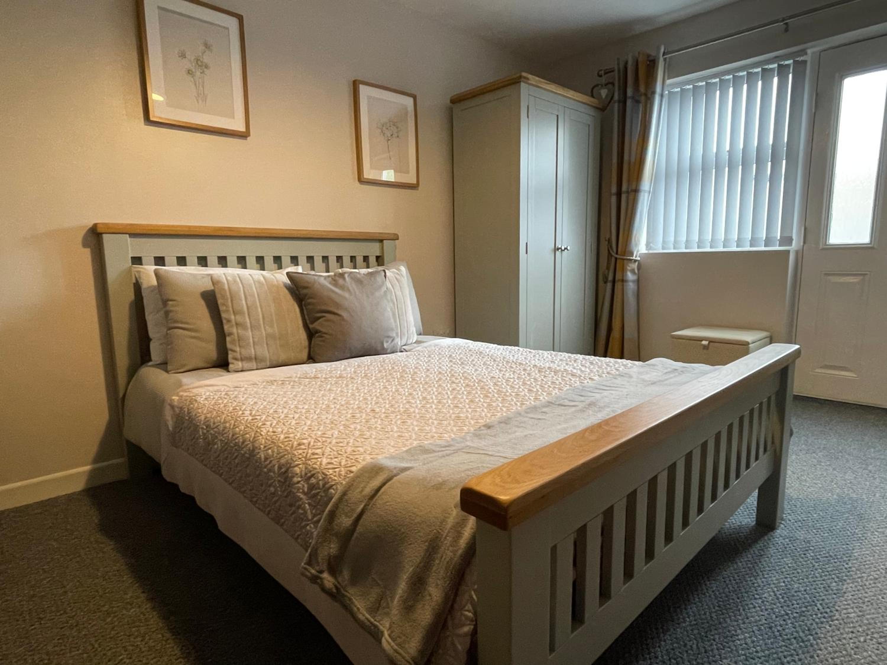 One-Bedroom House - Photo 4