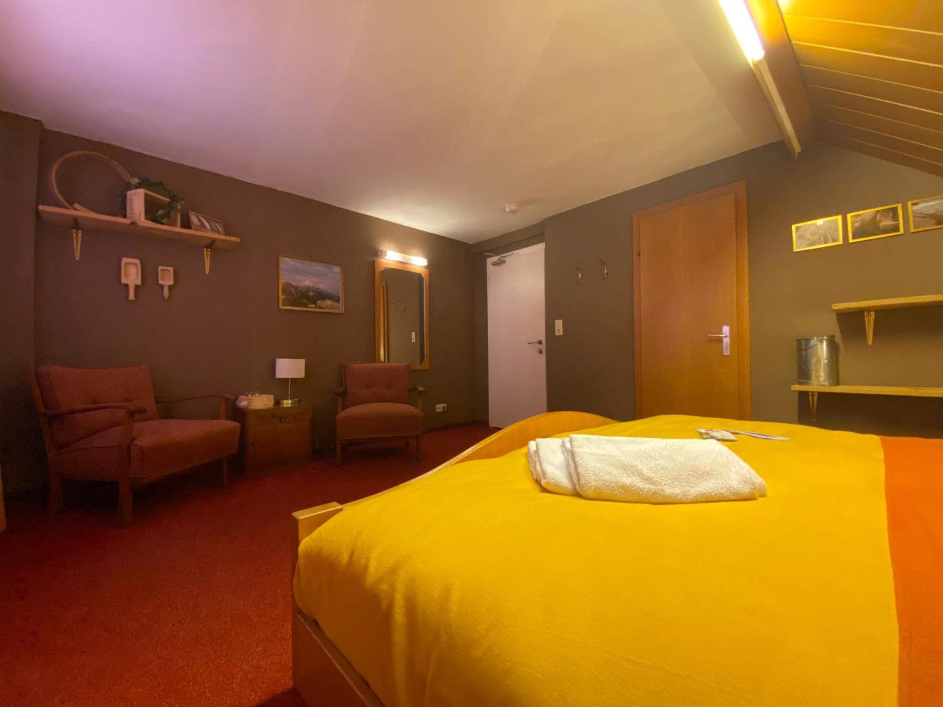 Large Double Room photo 3