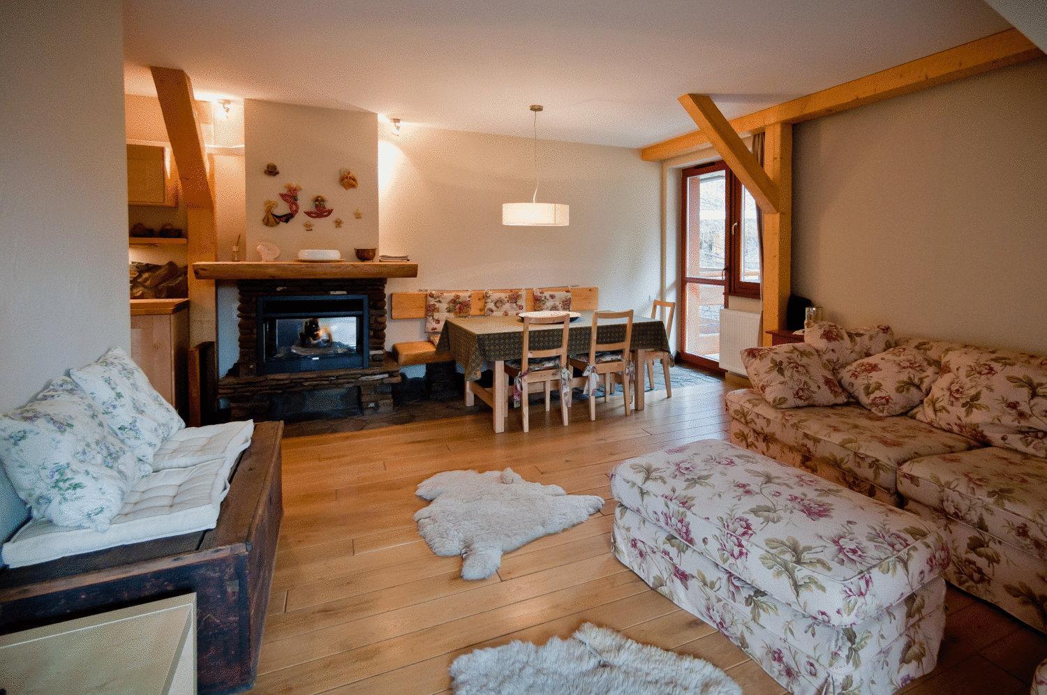 Two-Bedroom Apartment (5 Adults)
