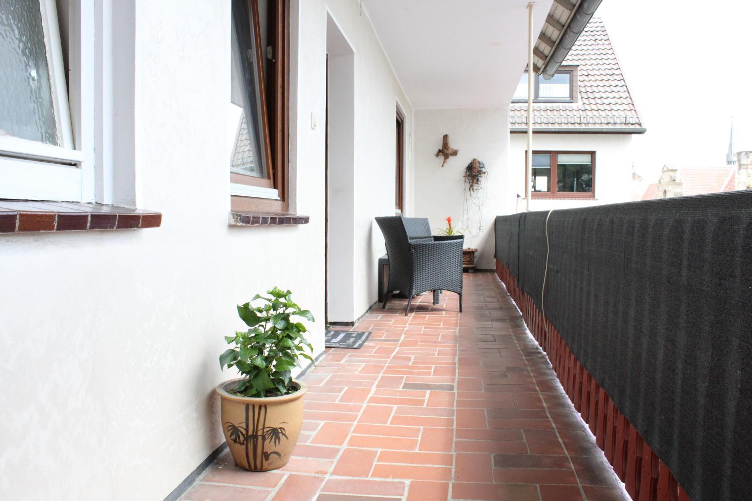 Apartment with Terrace - Photo 9