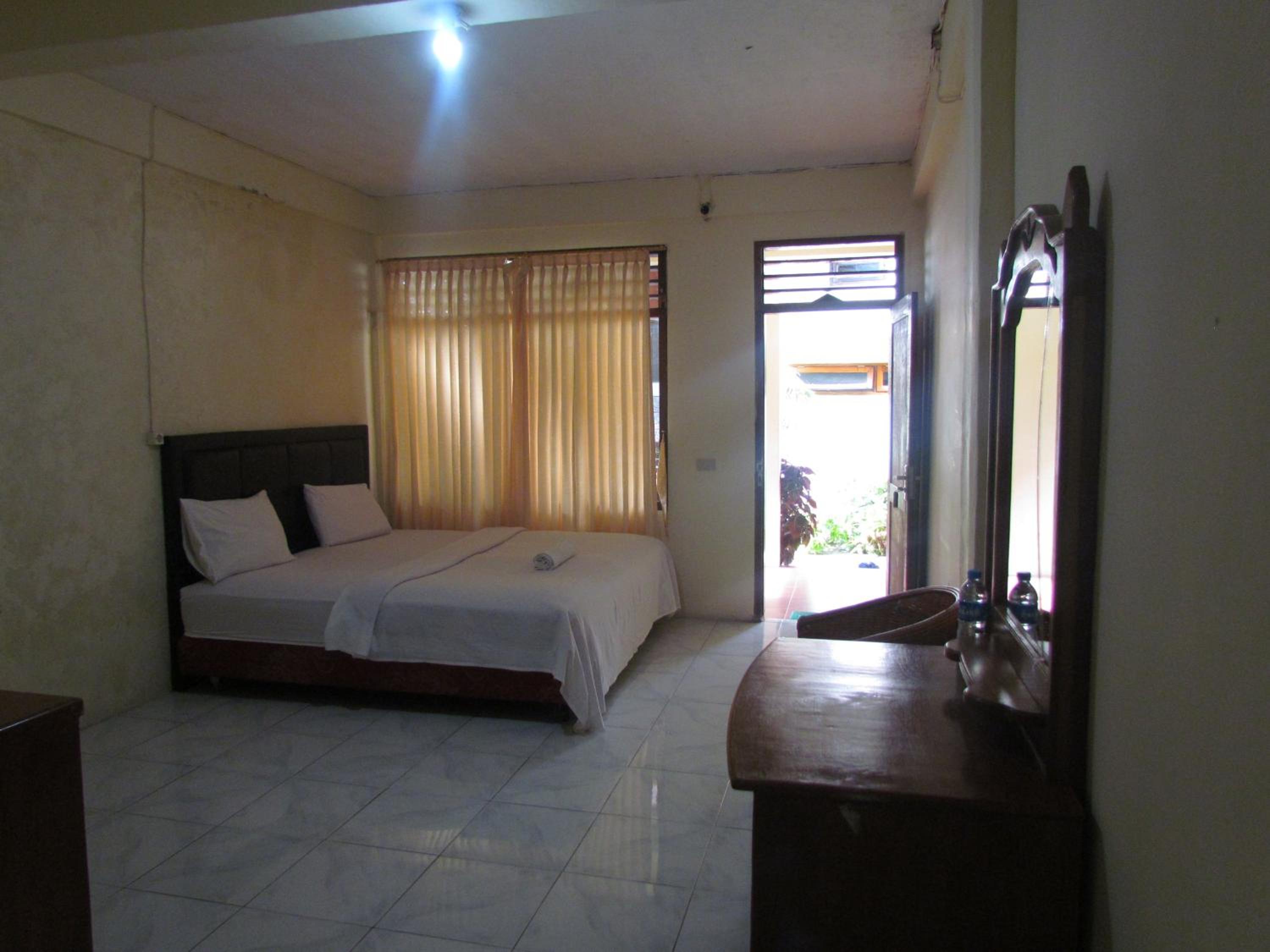 Budget Double Room - Photo 3