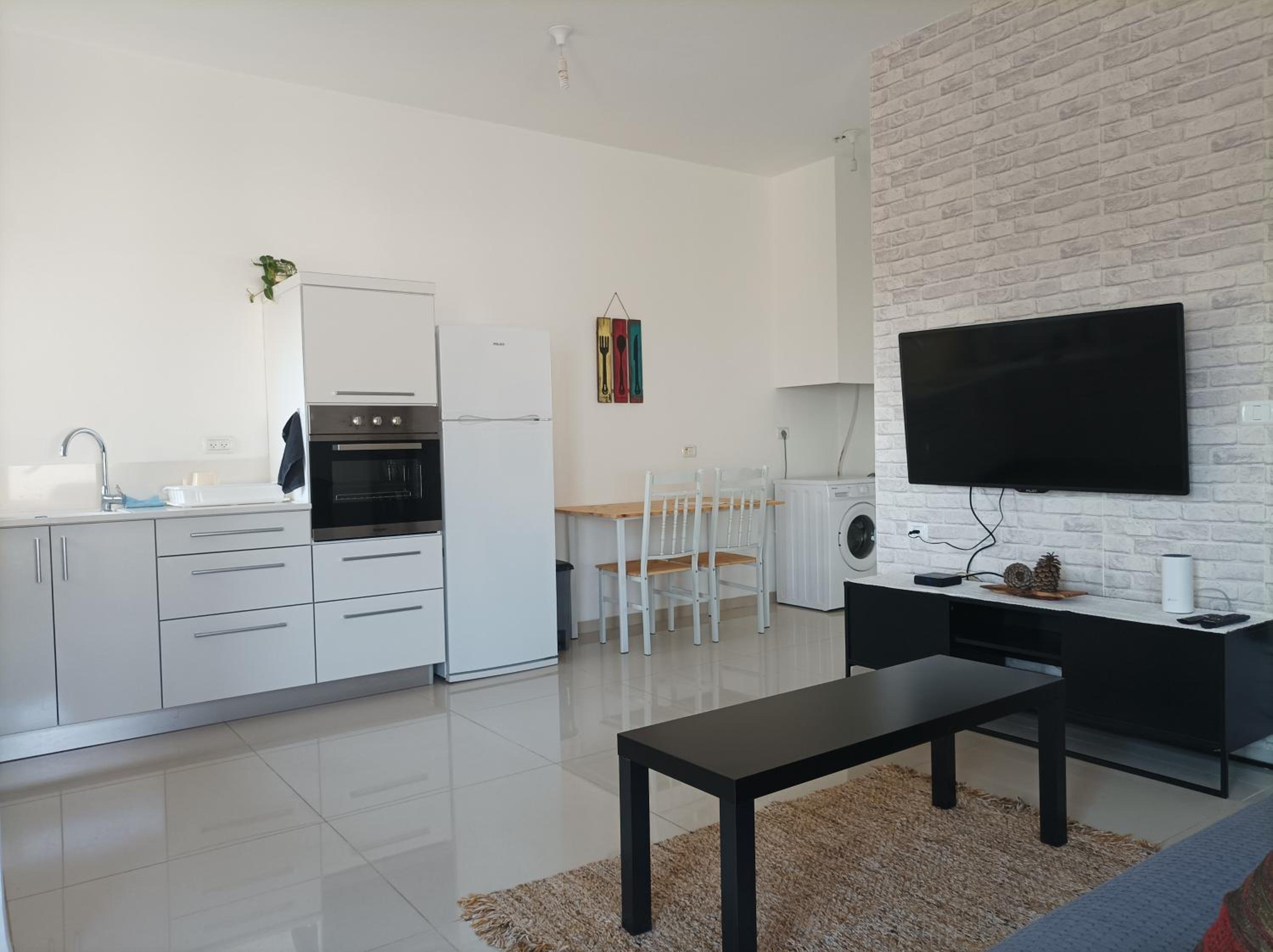 One-Bedroom Apartment - Photo 14