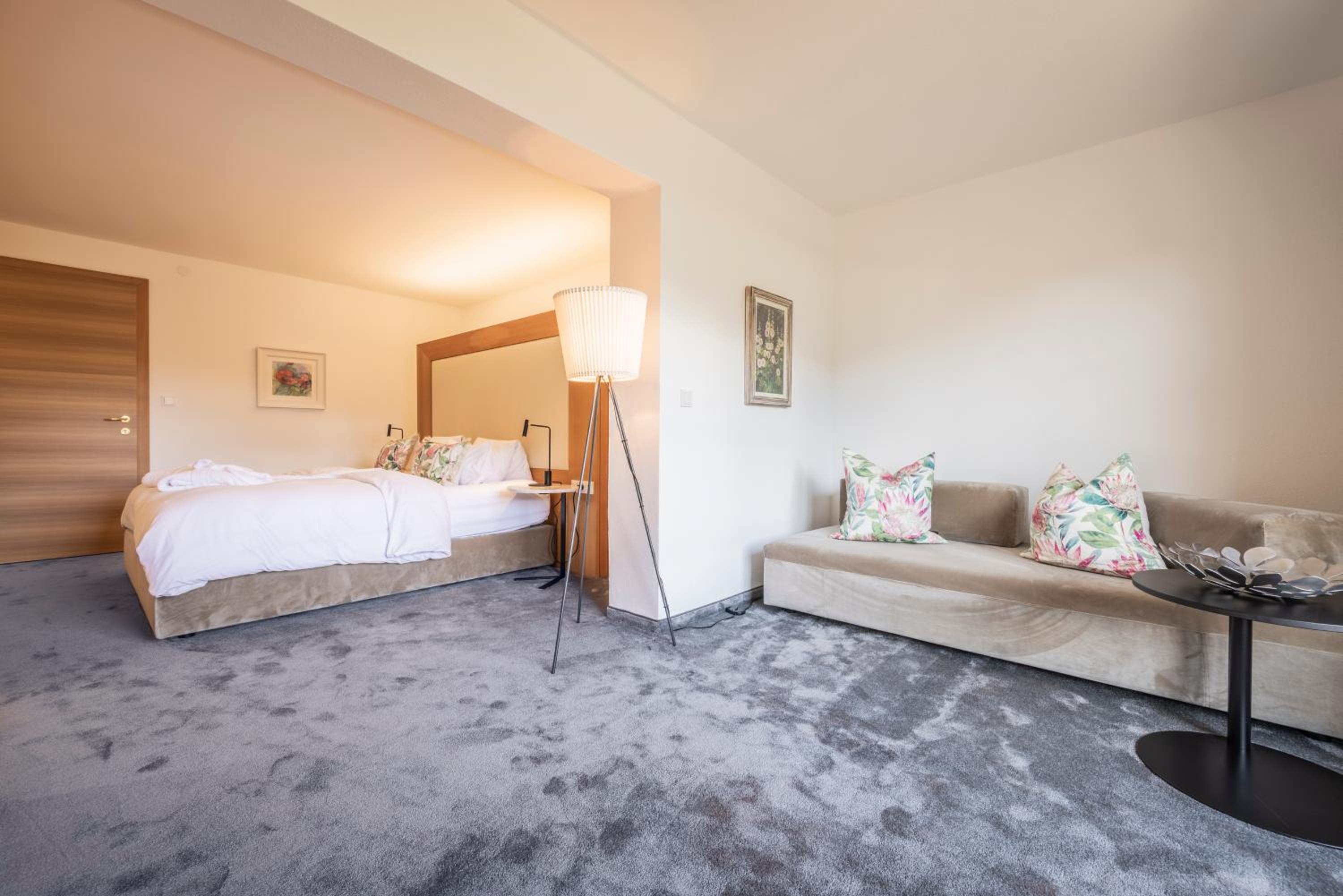 Suite - Photo 17