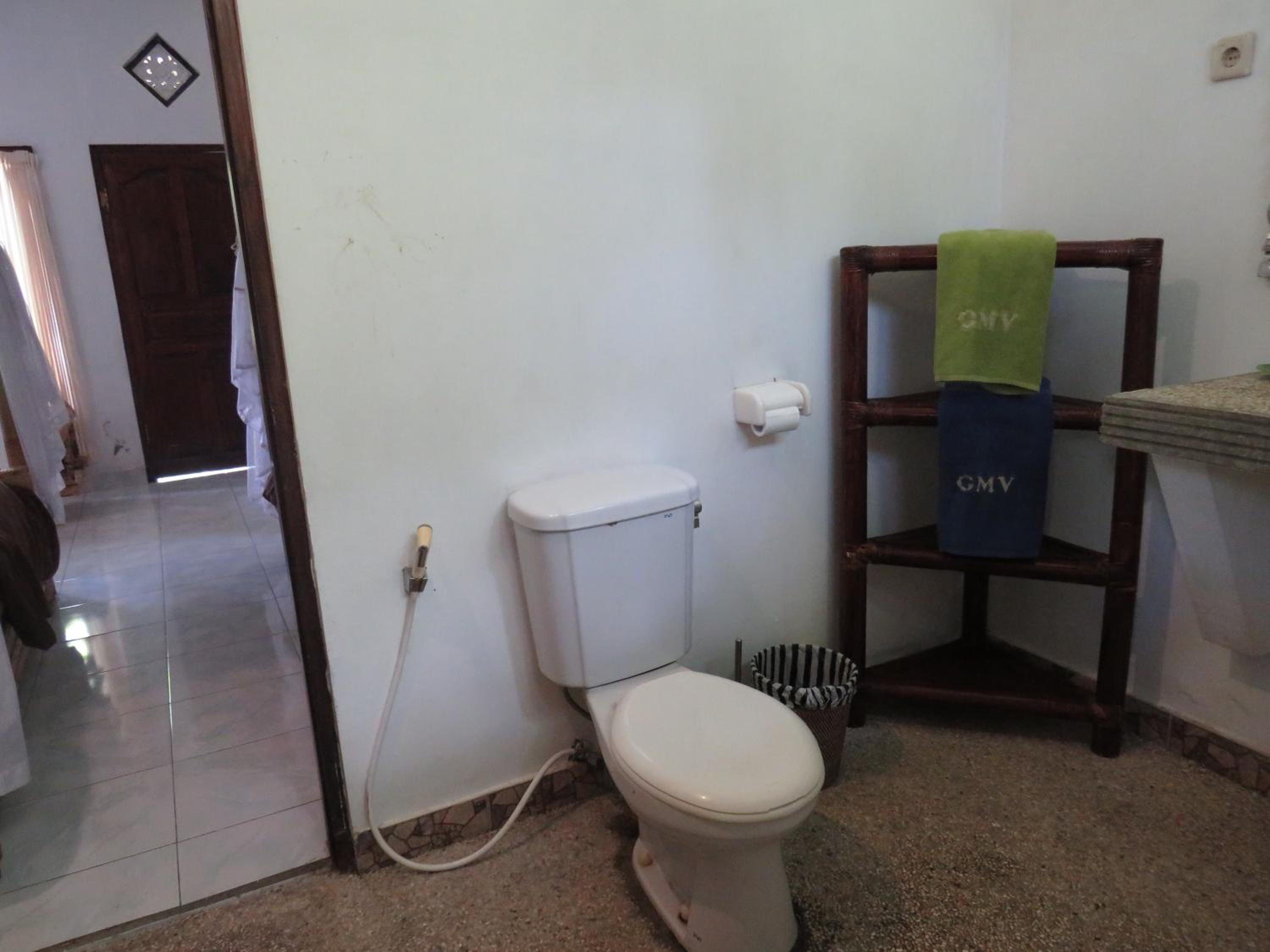 Standard Twin Room - Photo 6
