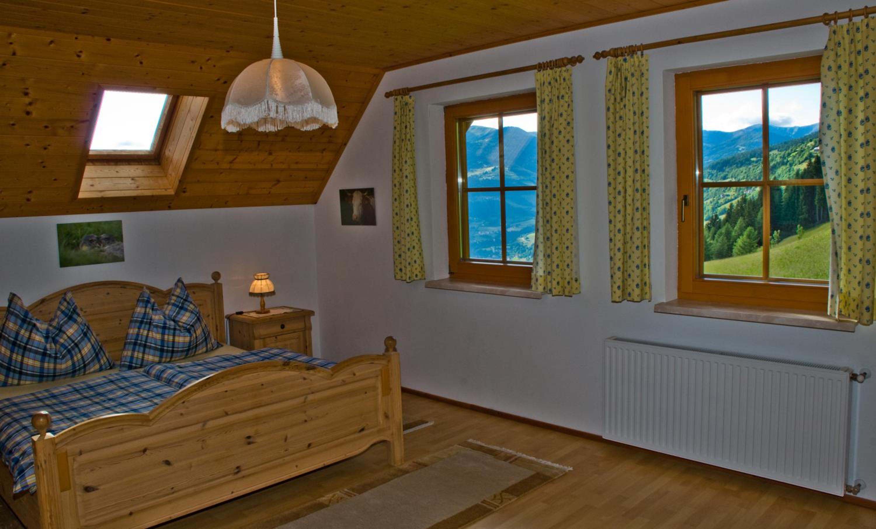 Two-Bedroom Apartment with Balcony photo 2