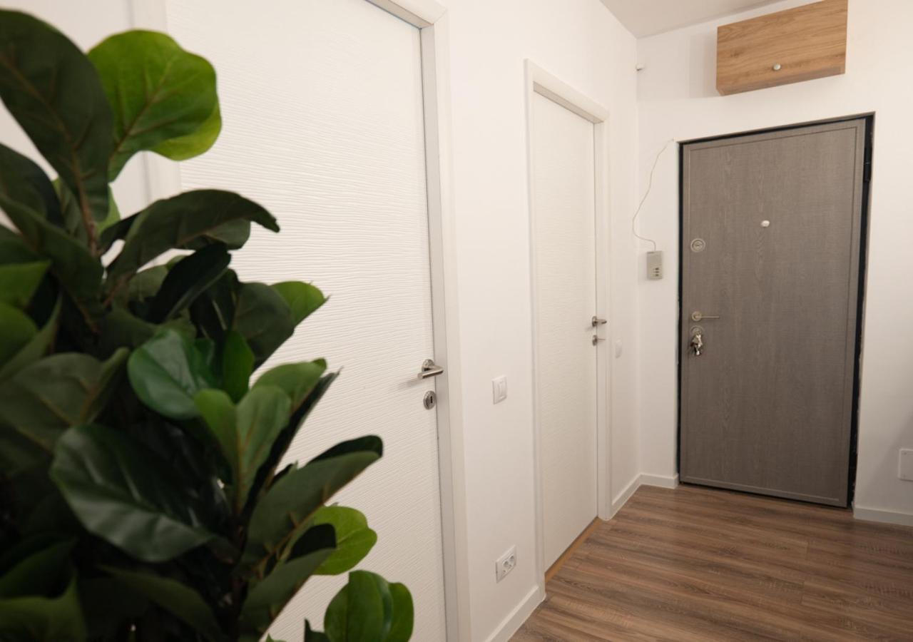 One-Bedroom Apartment - Photo 8