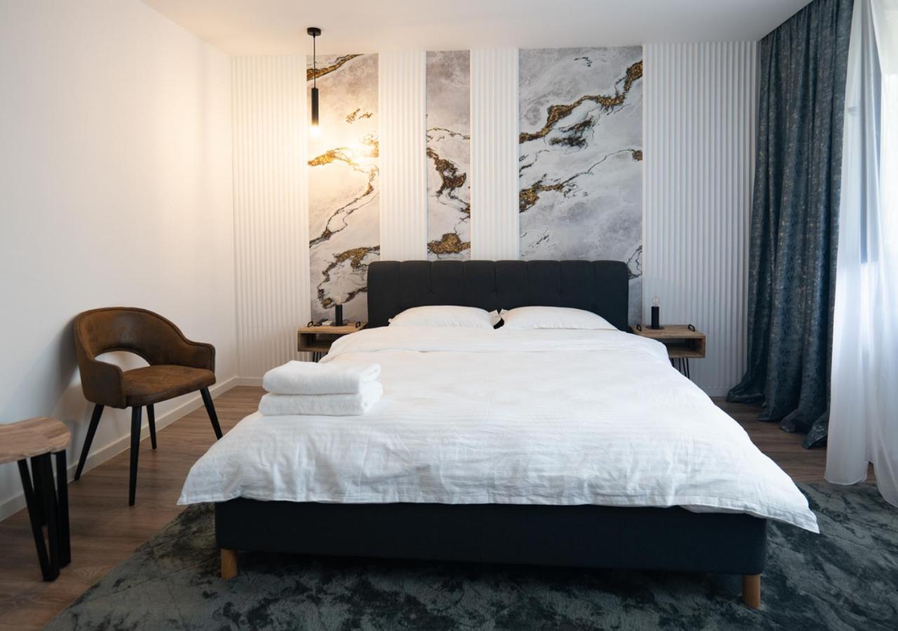 One-Bedroom Apartment - Photo 10
