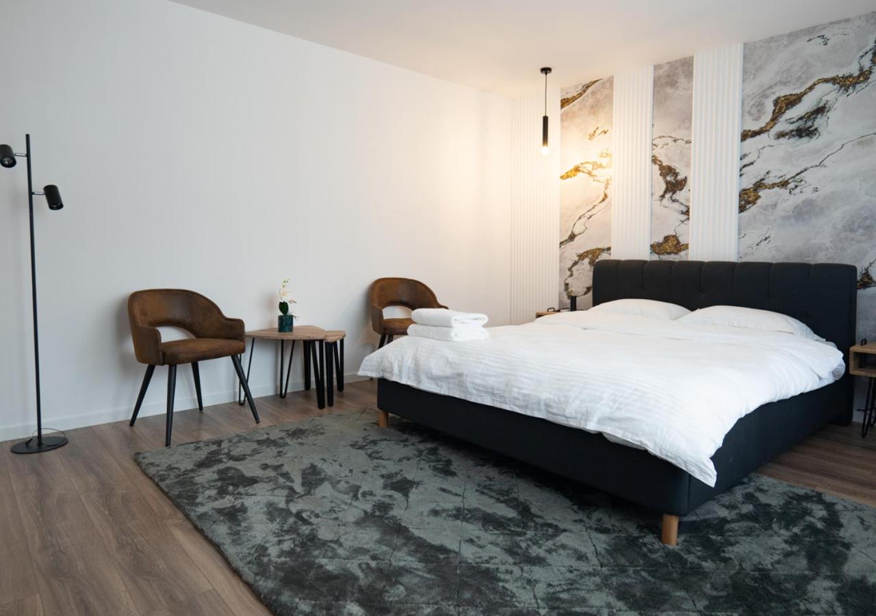One-Bedroom Apartment - Photo 12
