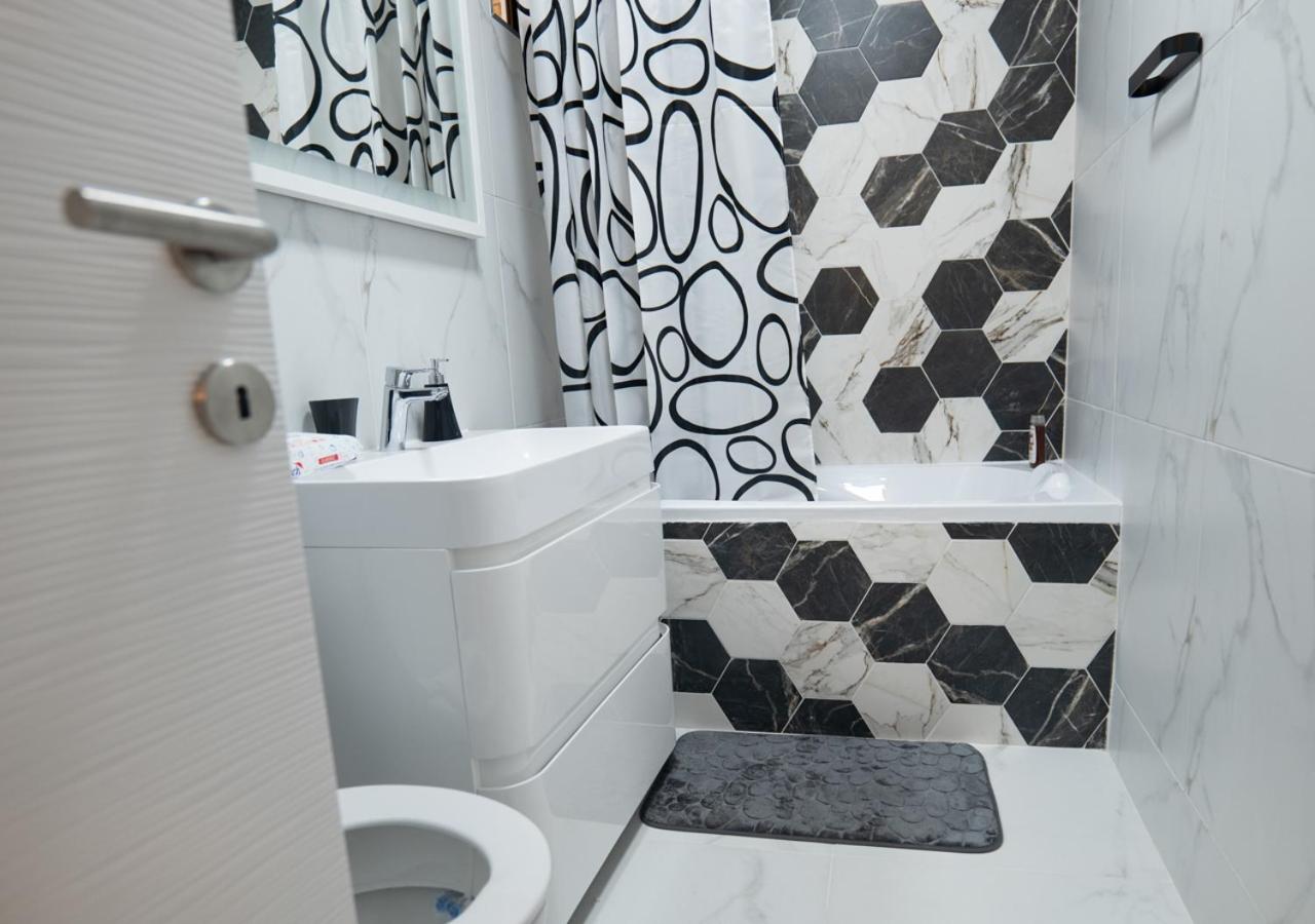 One-Bedroom Apartment - Photo 15