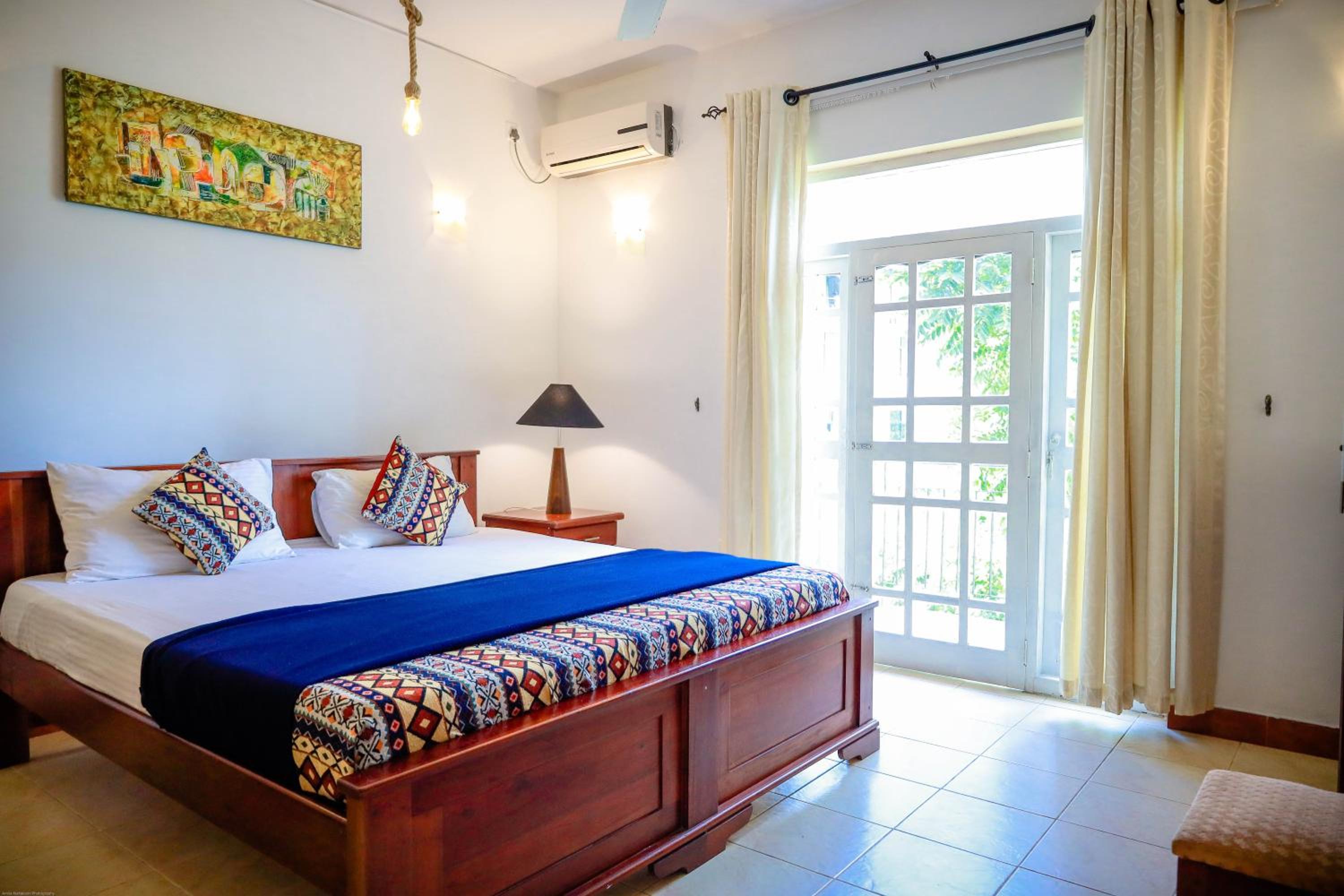 Deluxe Double Room with Balcony photo 2
