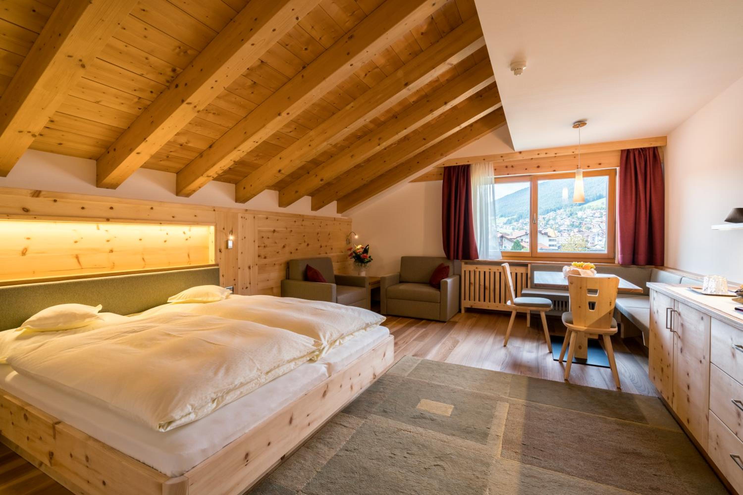Large Double or Twin Room photo 2