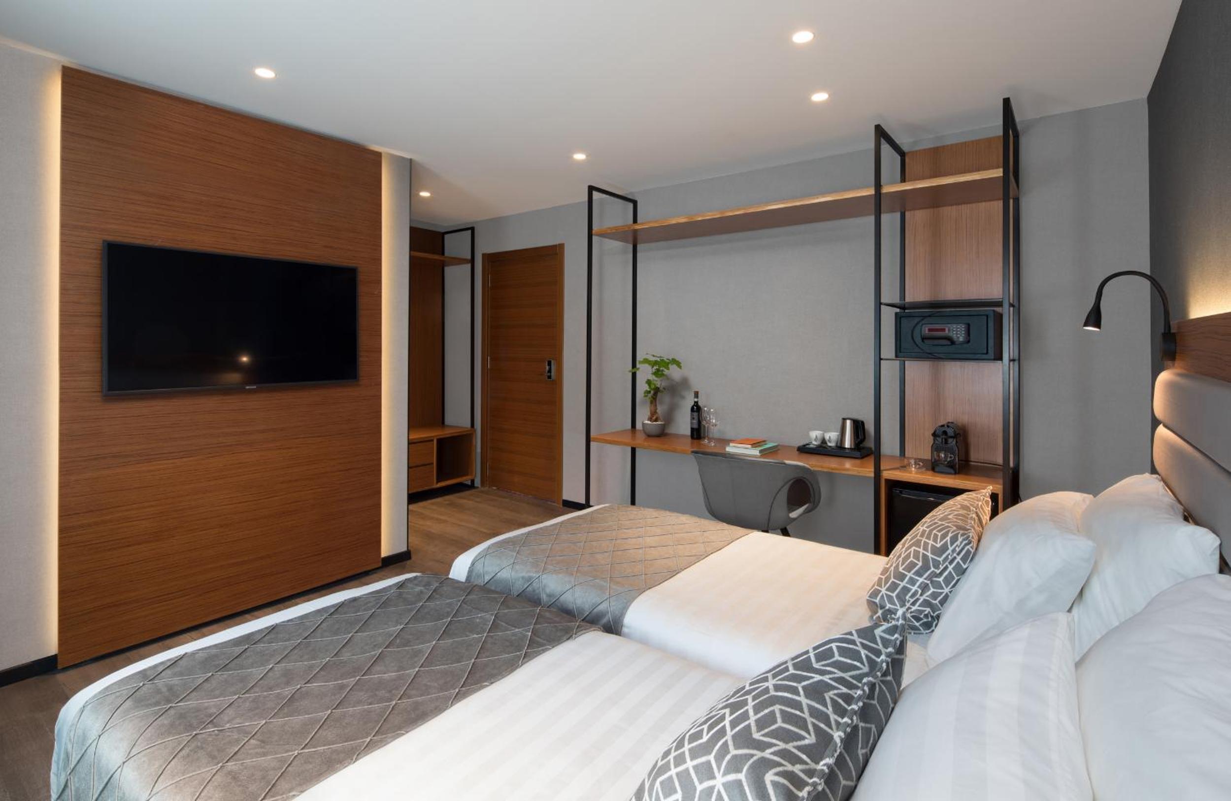 Superior Double or Twin Room - Photo 2