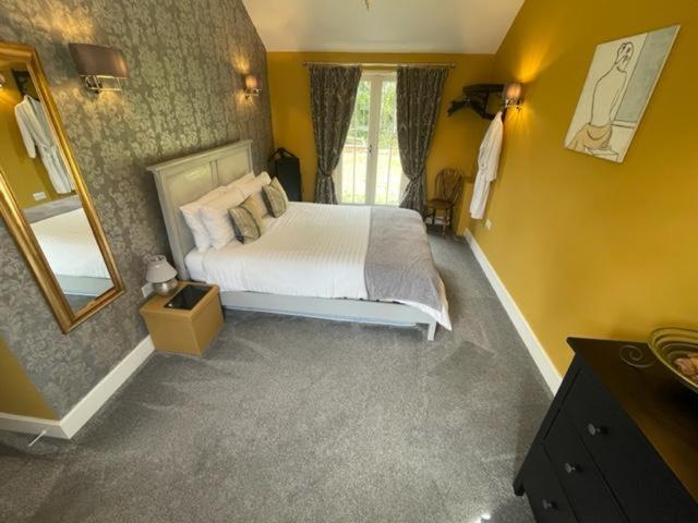 Two-Bedroom Apartment - Photo 30