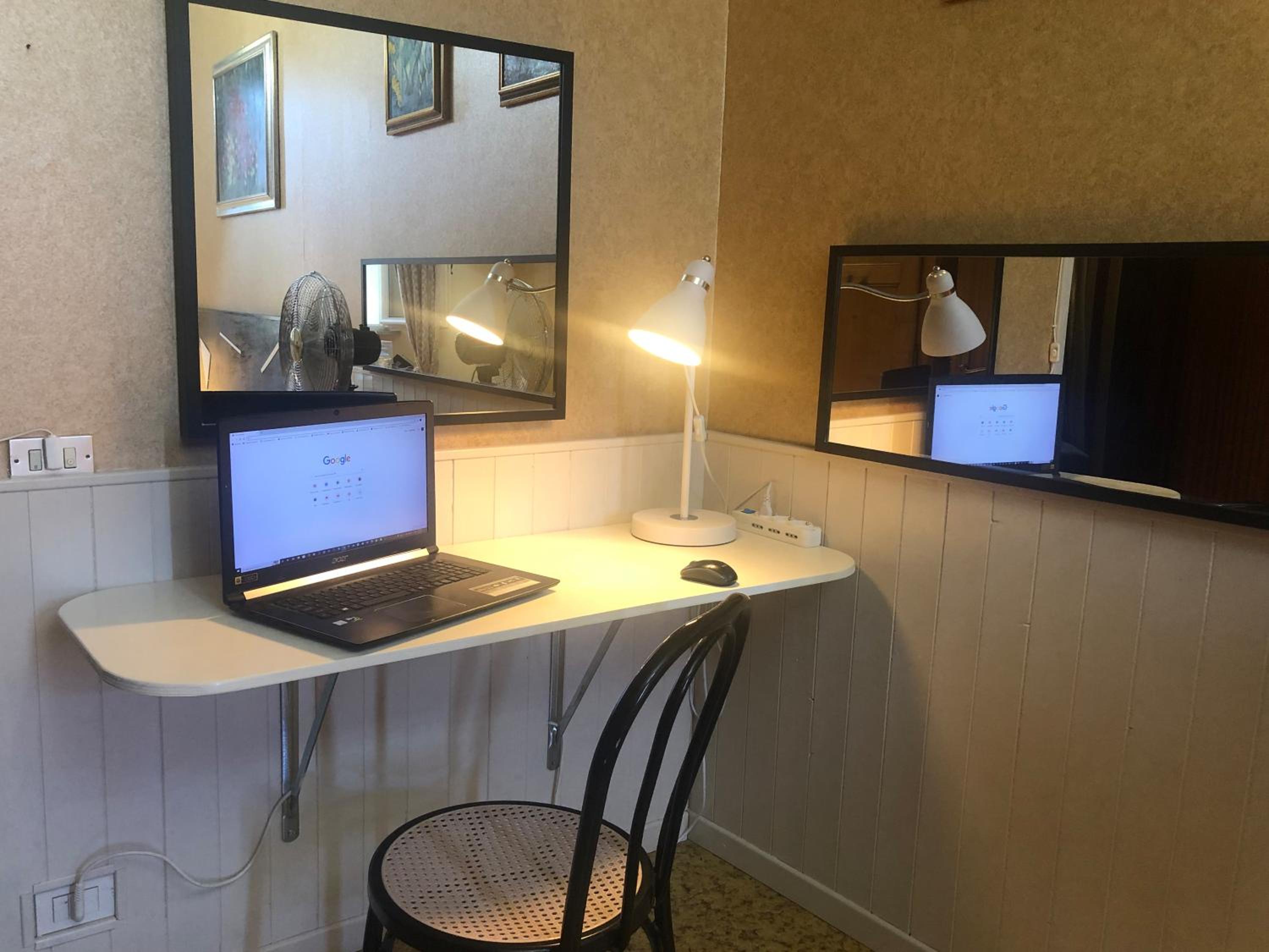 Double Room with Private Bathroom photo 3