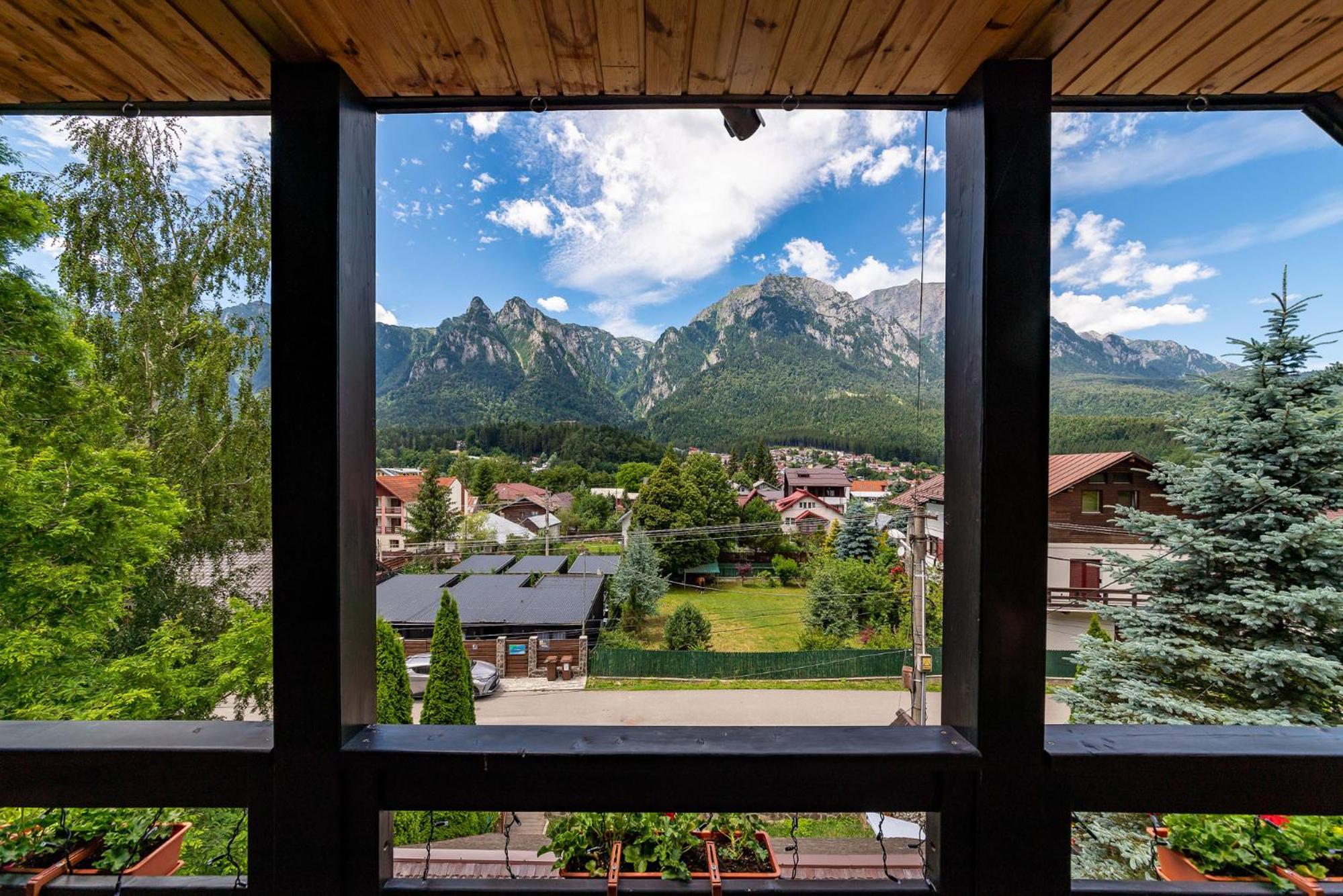 Freya Room with Mountain View - Photo 3