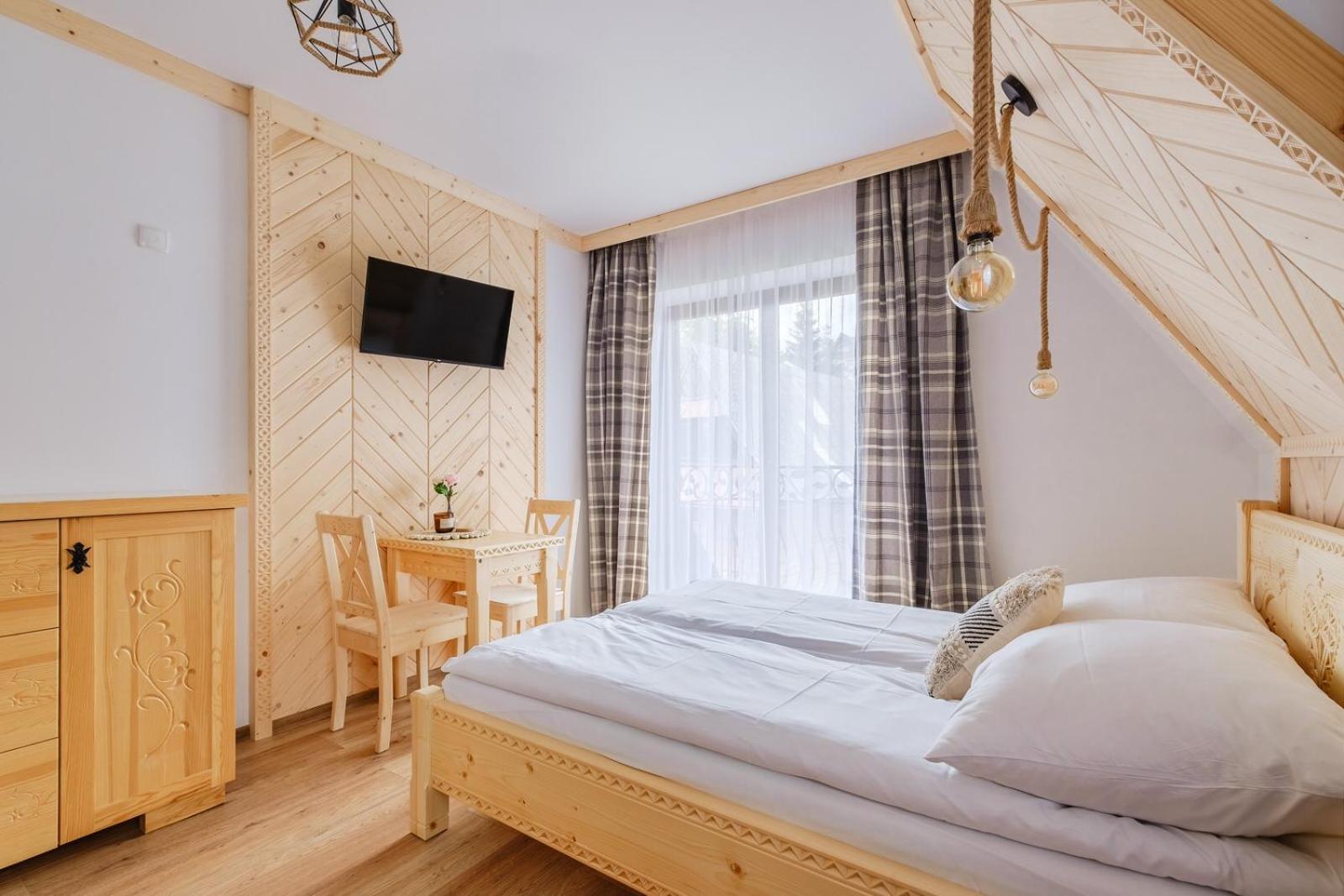 Double Room with Mountain View - Photo 2