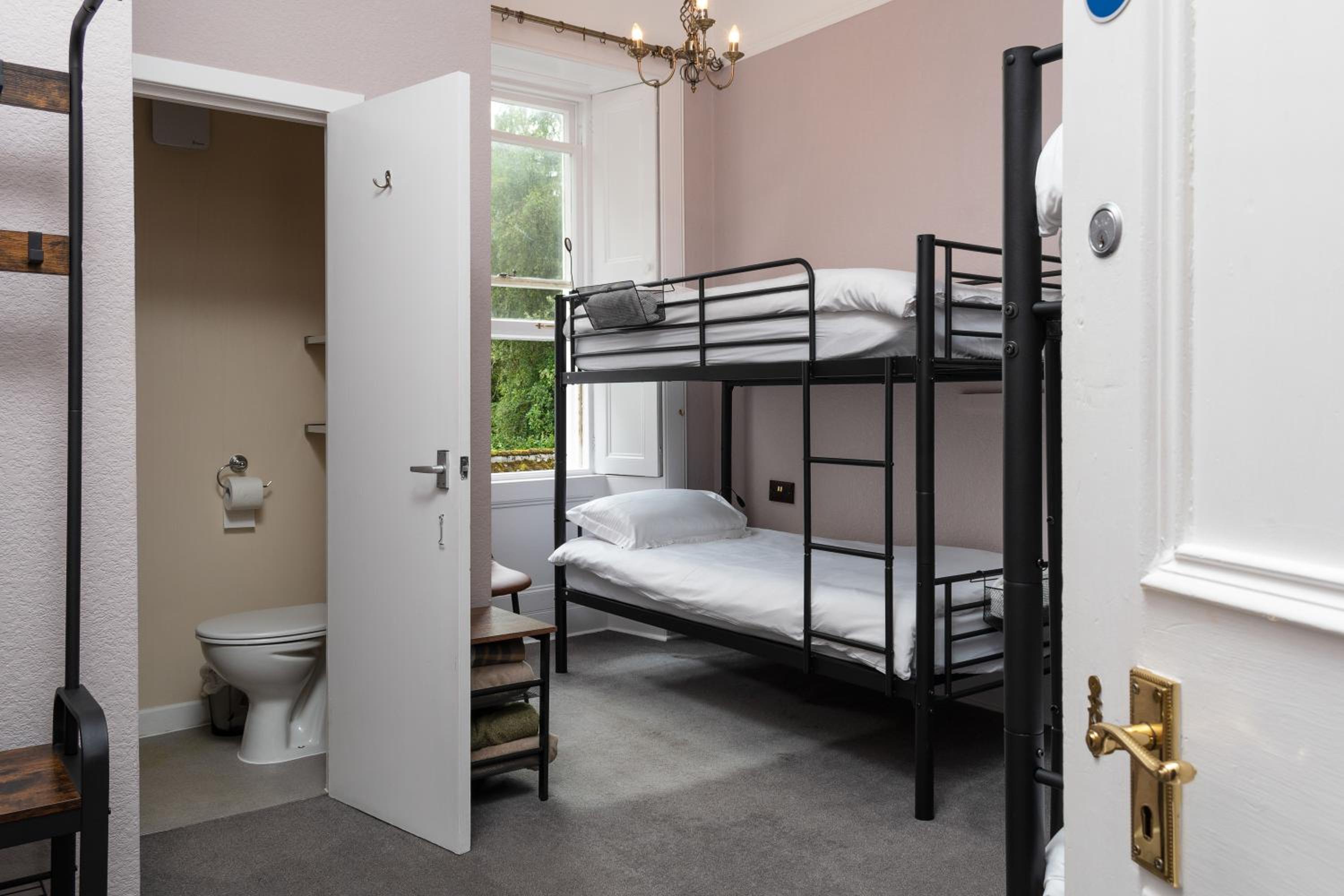 Bed in 4-Bed Mixed Dormitory Room photo 2