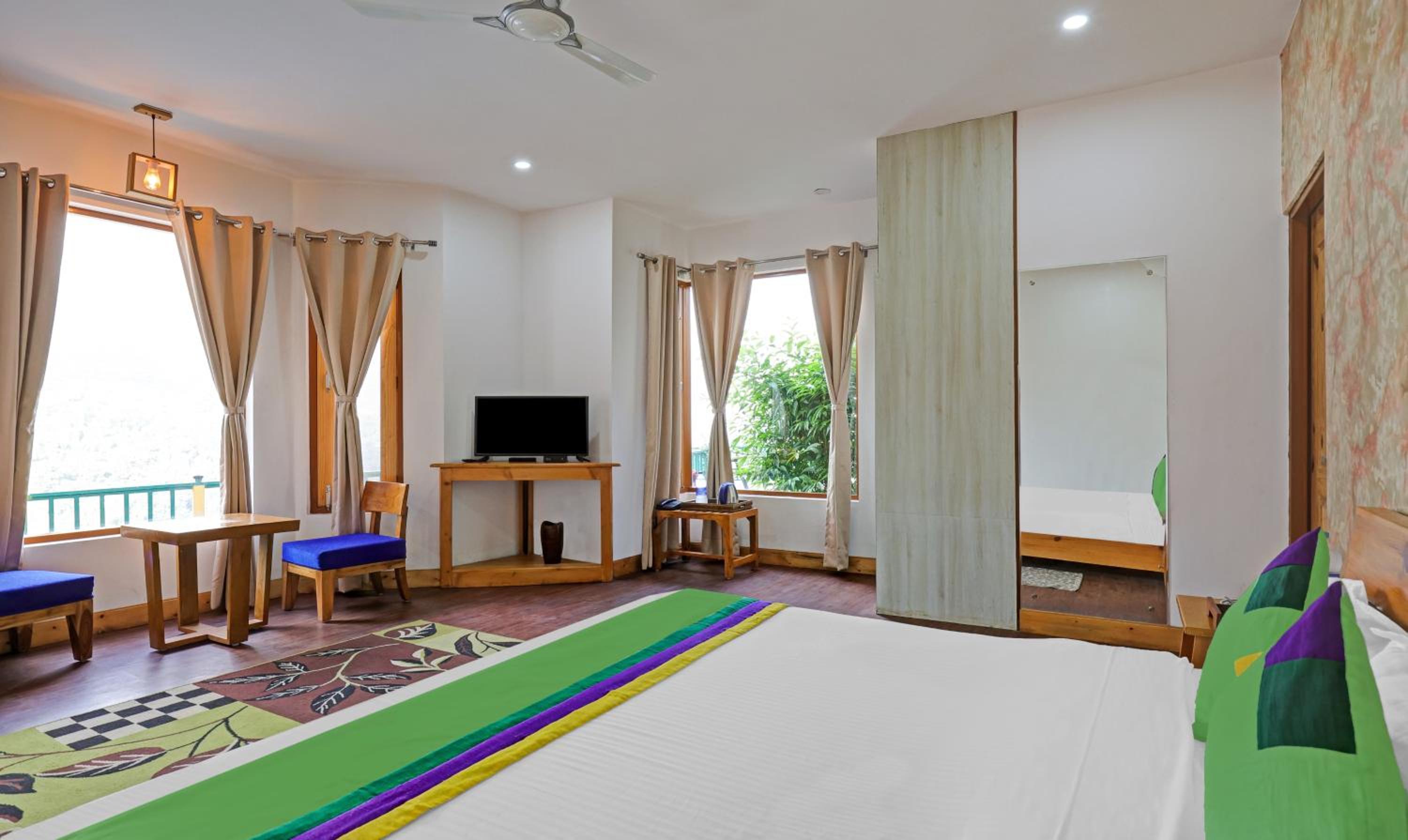 Deluxe Room - Photo 10