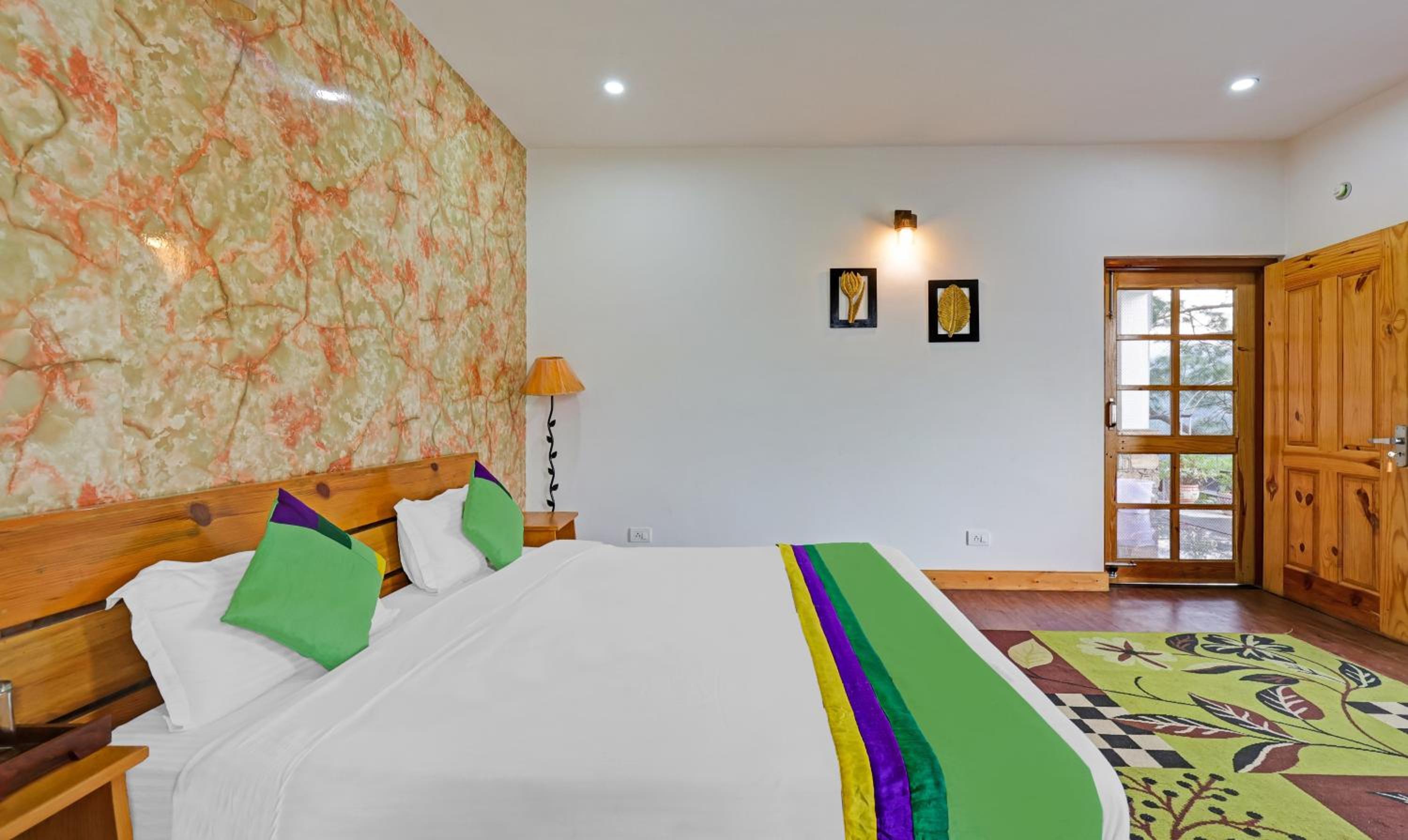 Deluxe Room - Photo 9